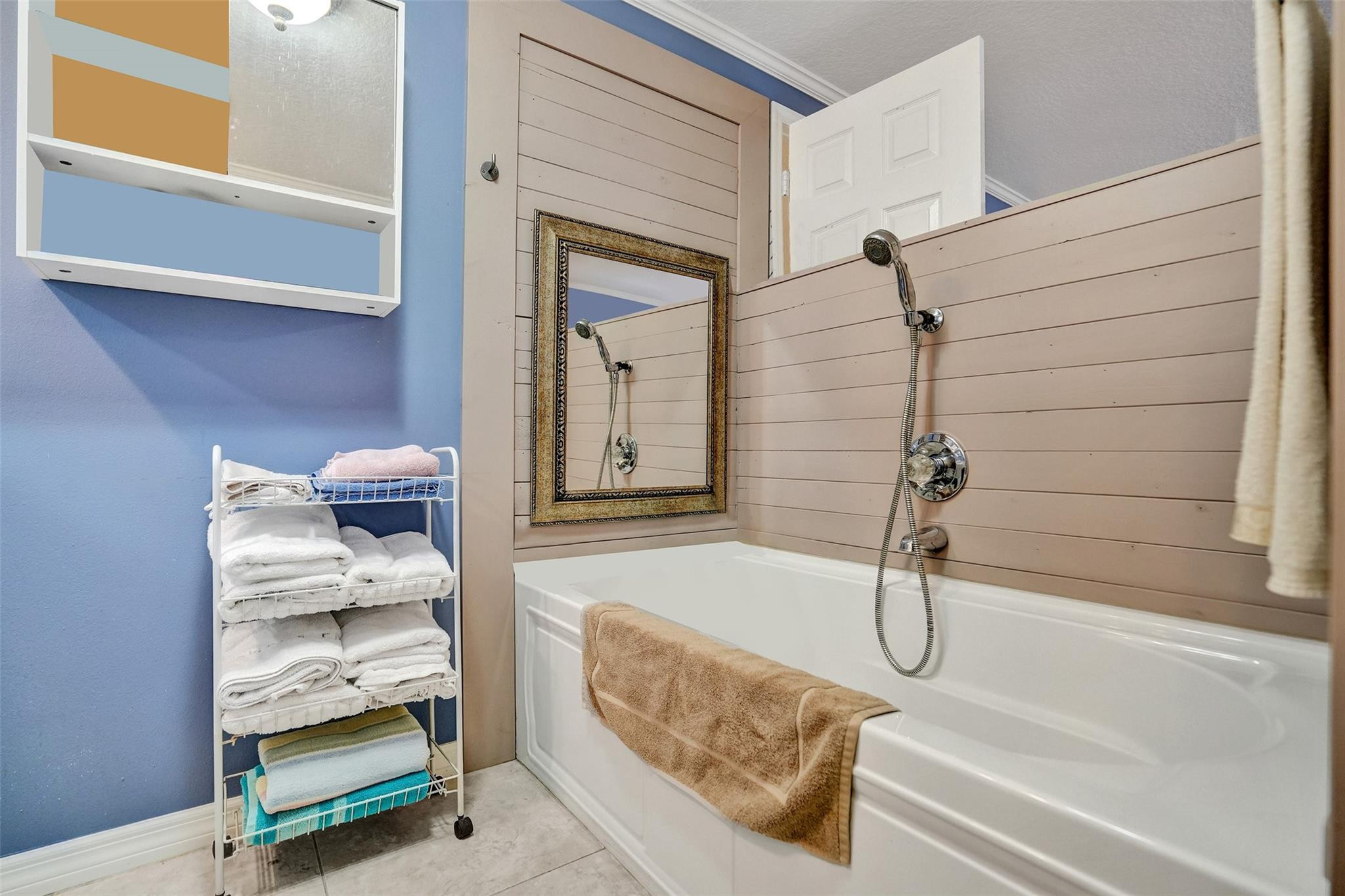 3221 Teakwood Ln