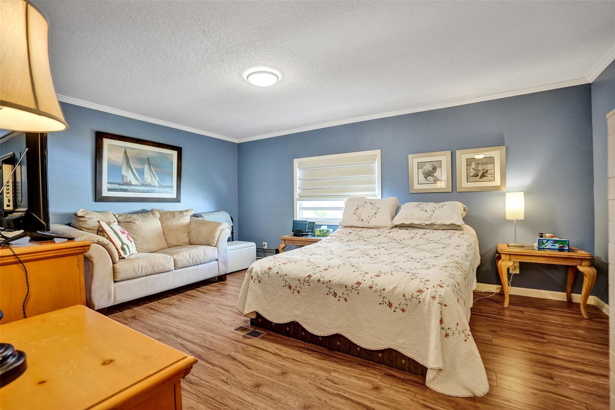 3221 Teakwood Ln