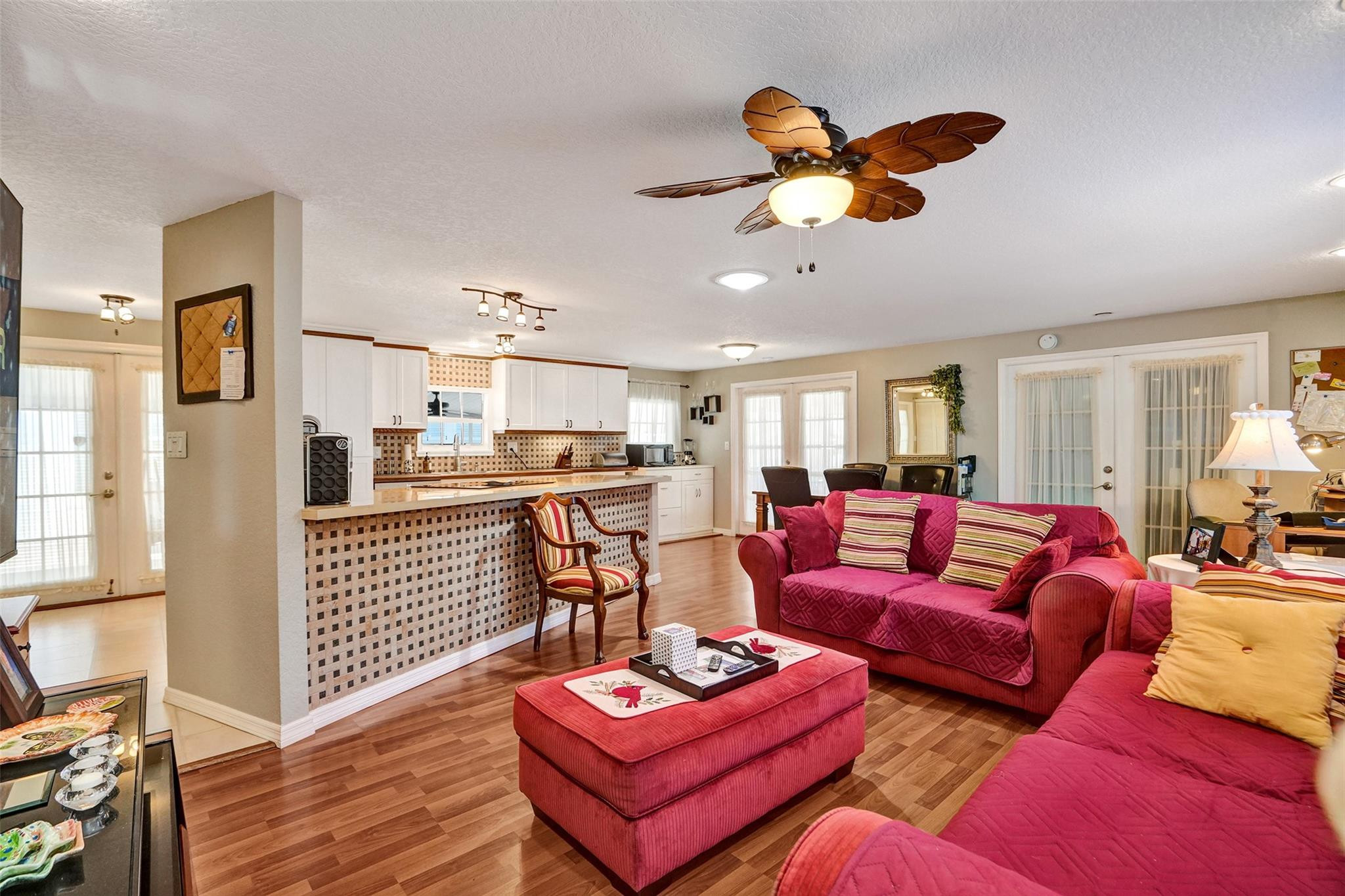3221 Teakwood Ln