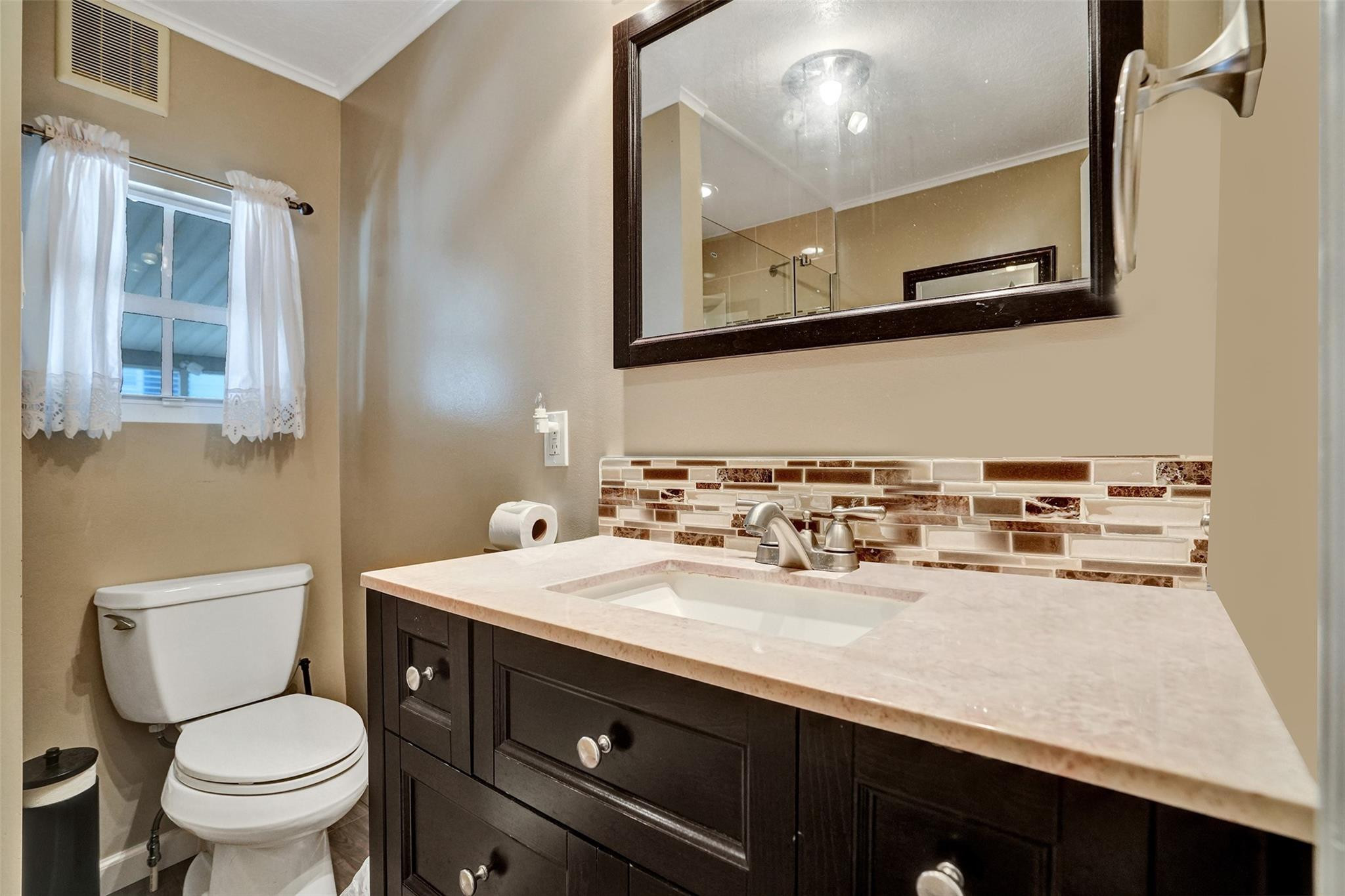 3221 Teakwood Ln