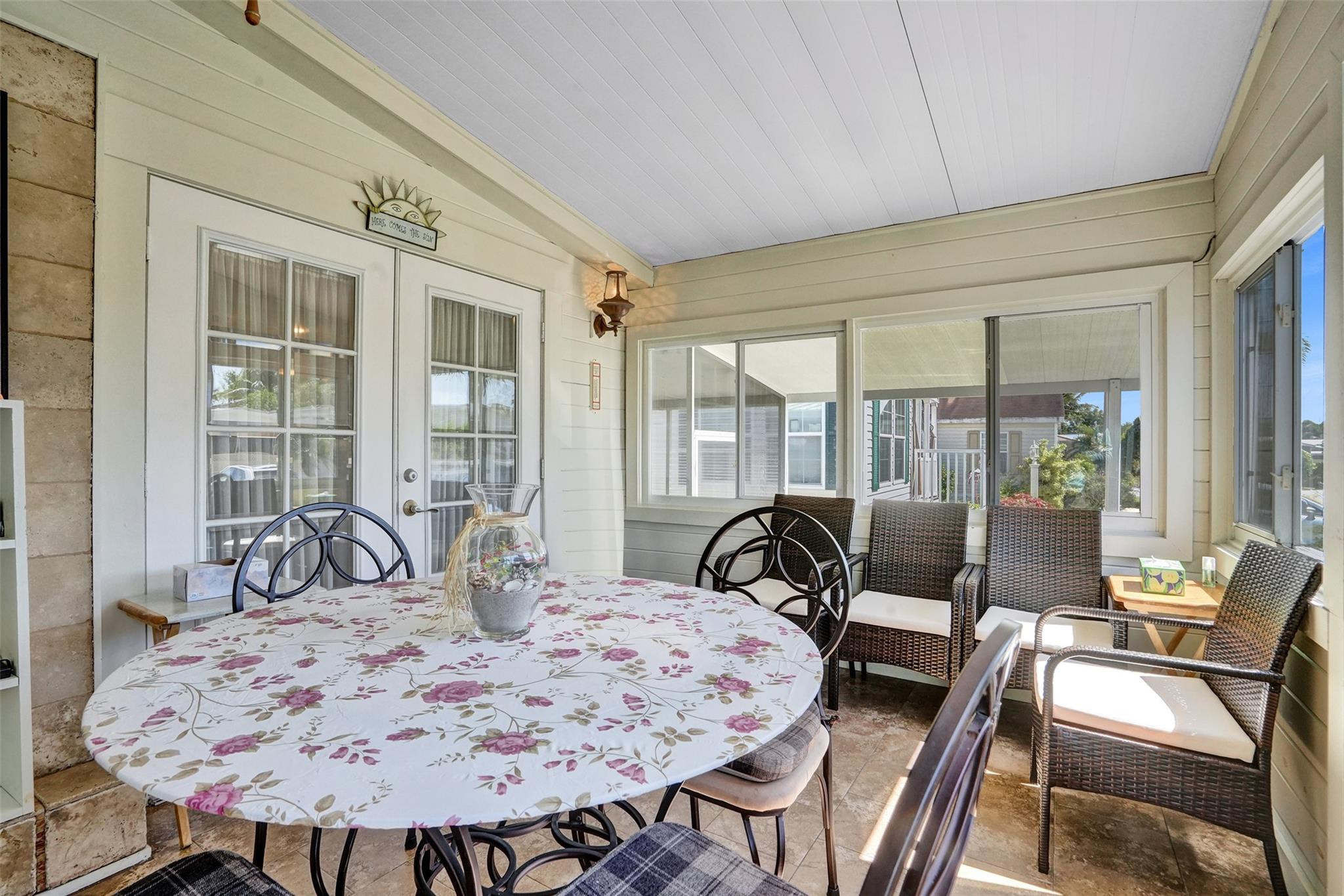 3221 Teakwood Ln