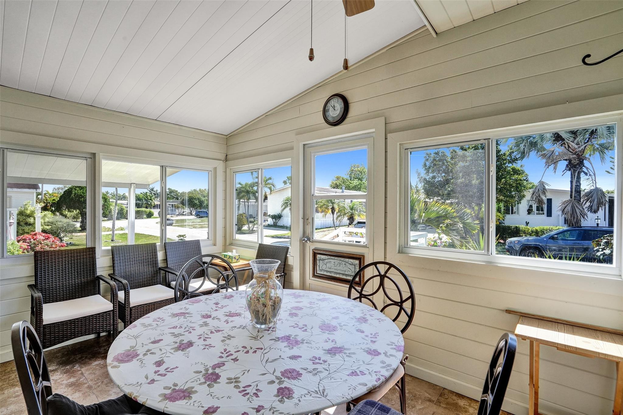 3221 Teakwood Ln