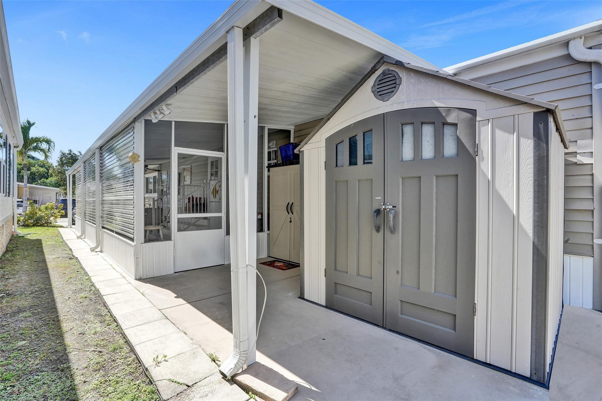 3221 Teakwood Ln