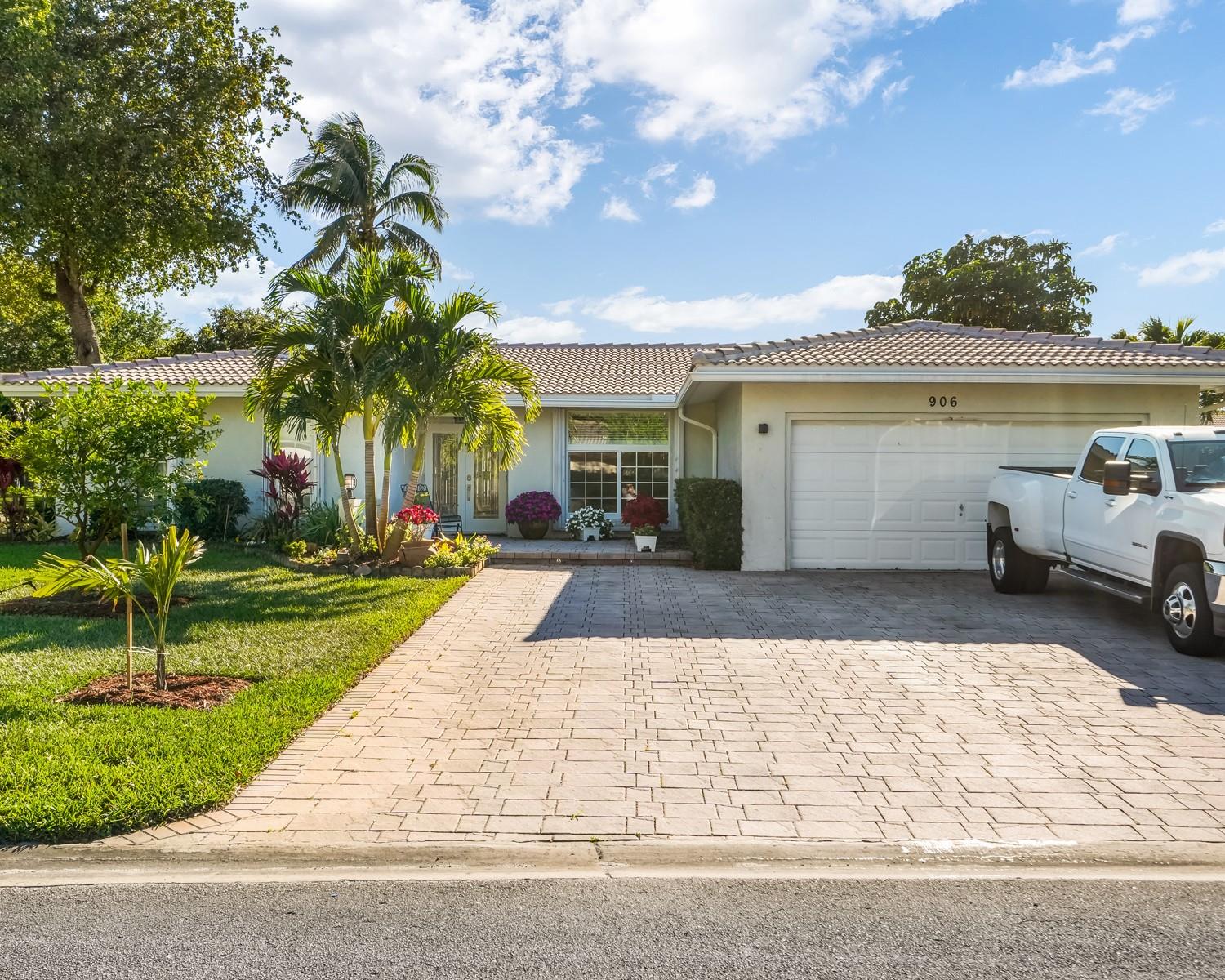 906 NW 83rd Dr