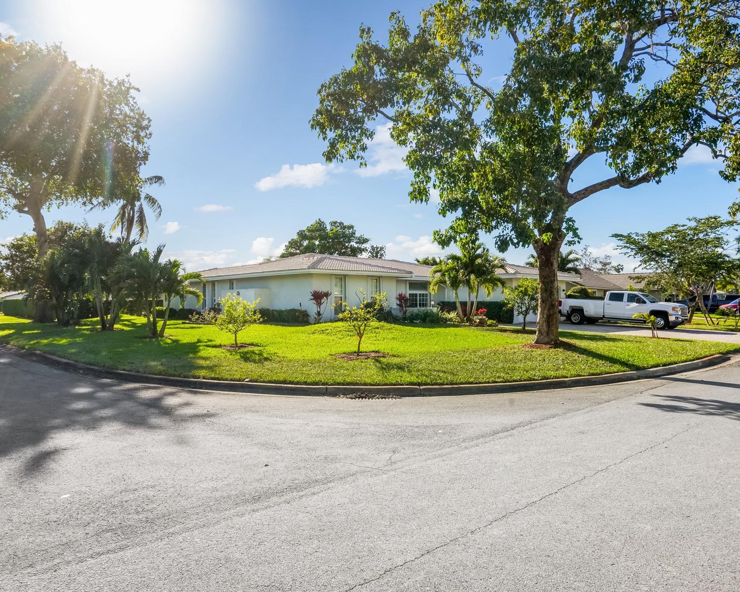 906 NW 83rd Dr