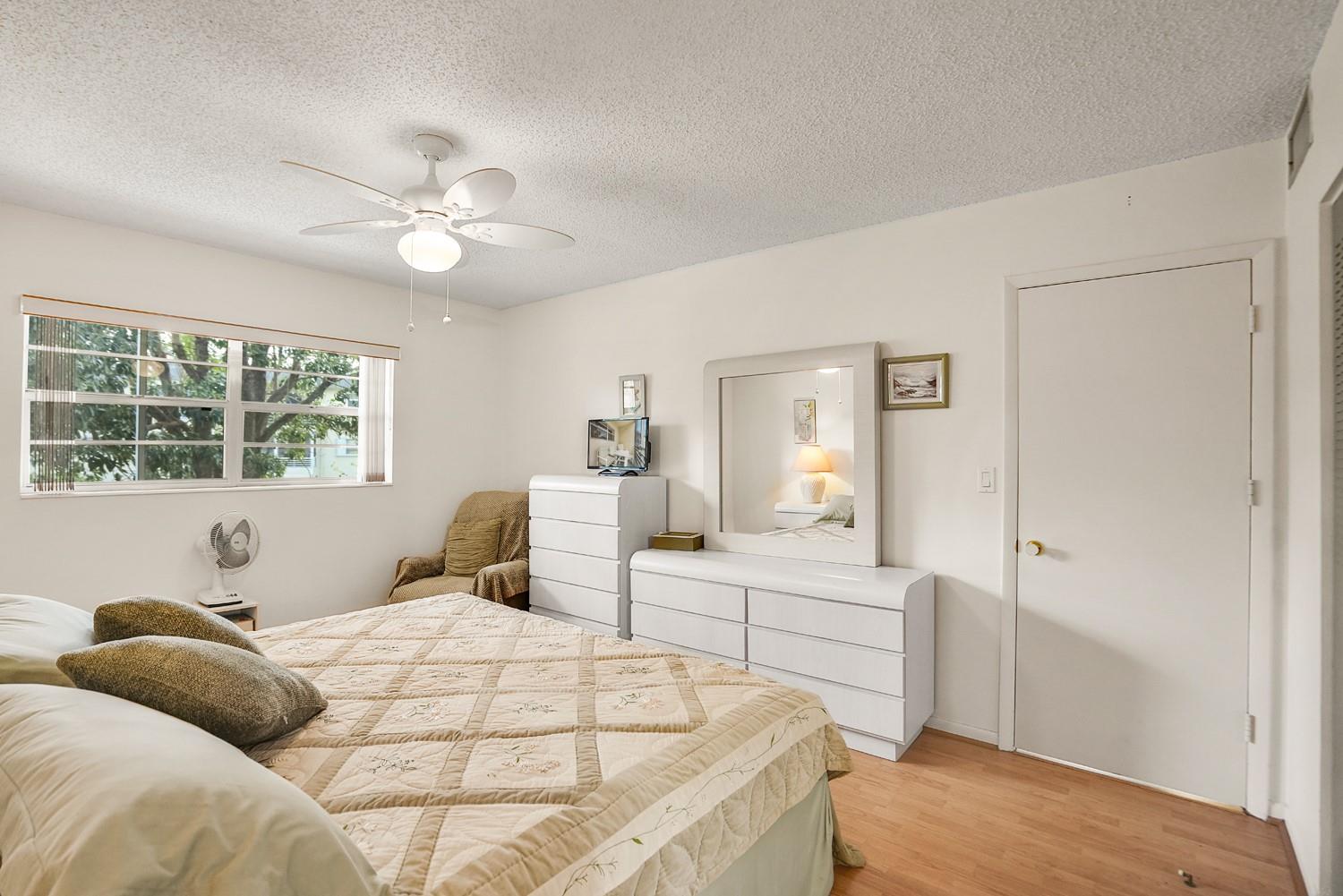 4321 NW 16th St 204