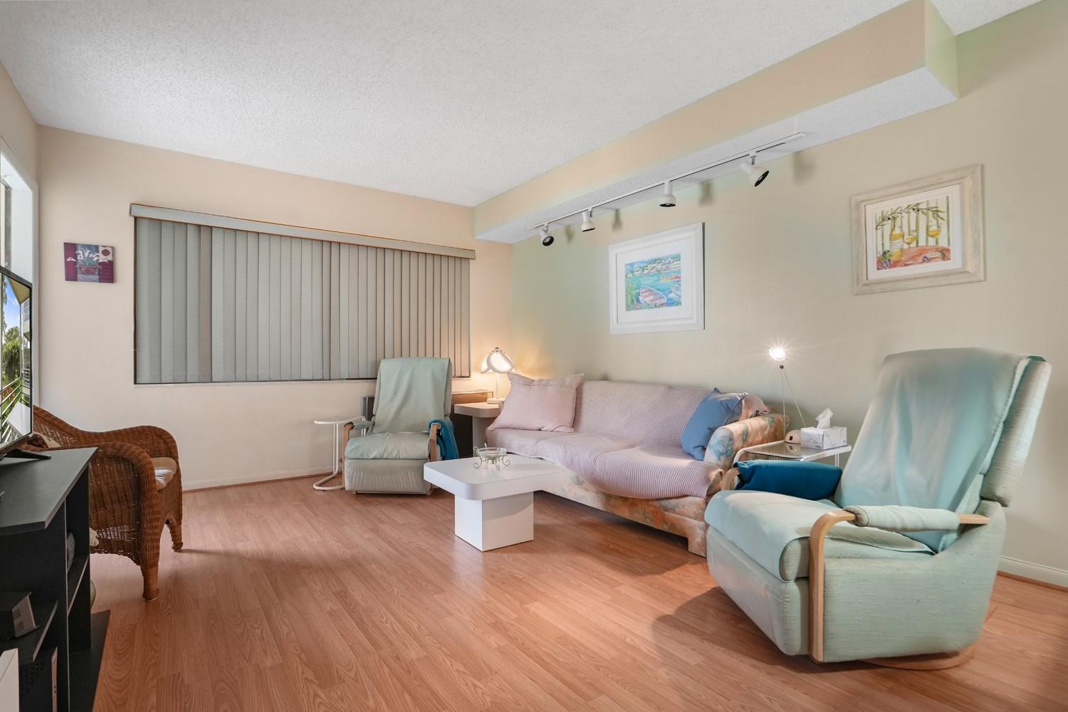 4321 NW 16th St 204