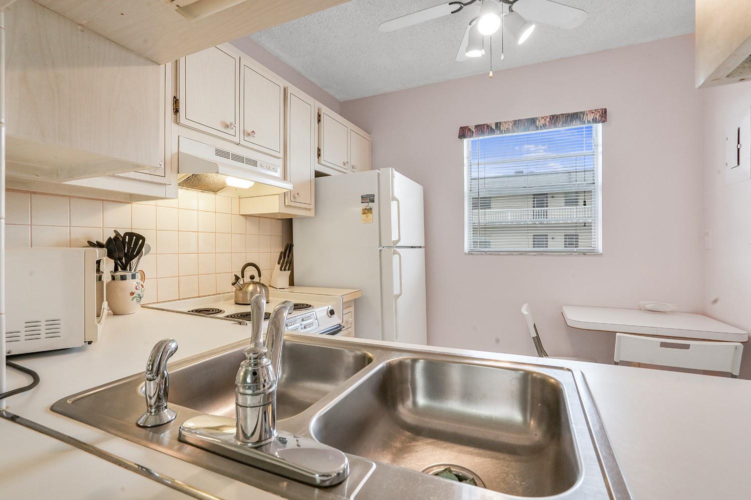 4321 NW 16th St 204