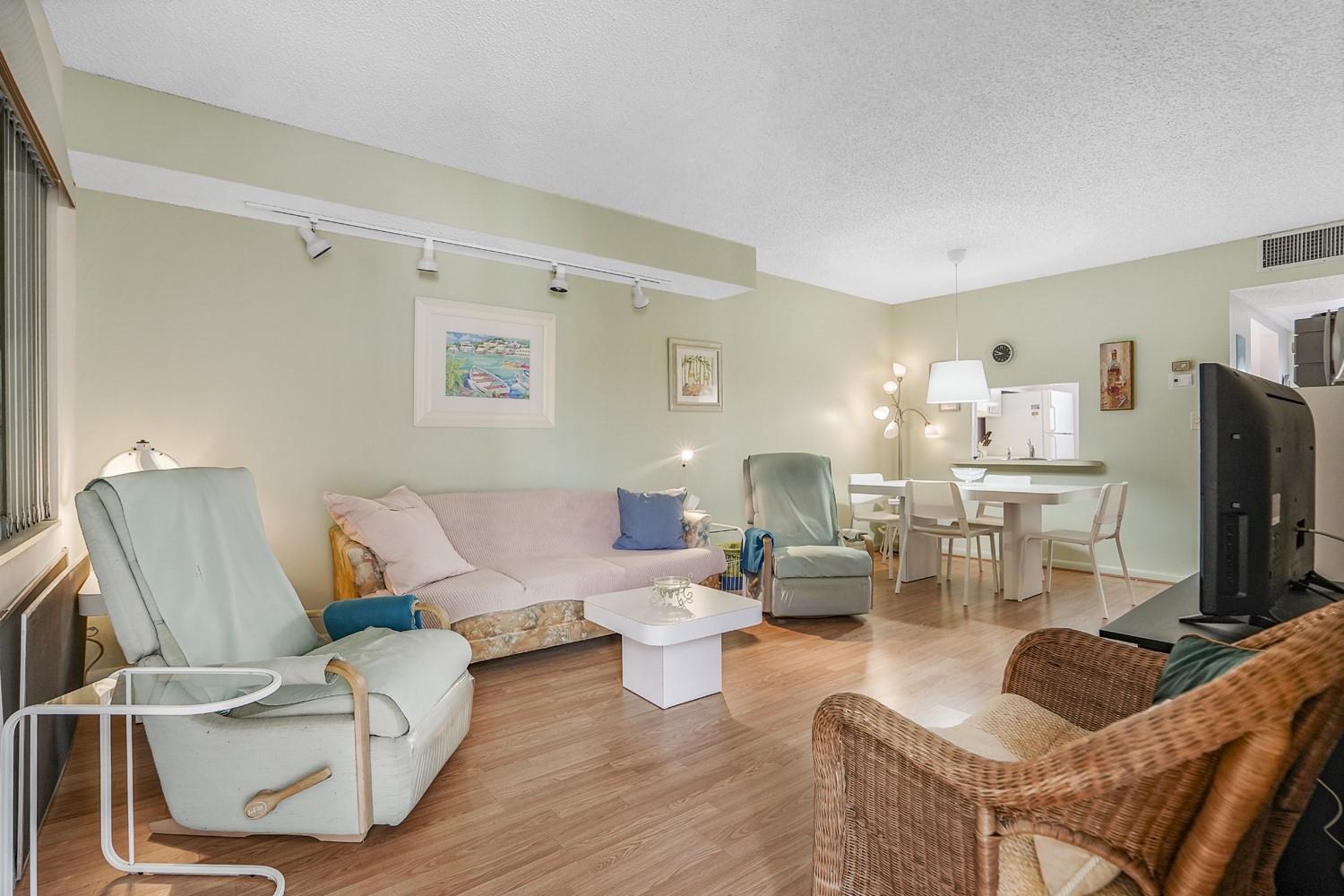 4321 NW 16th St 204