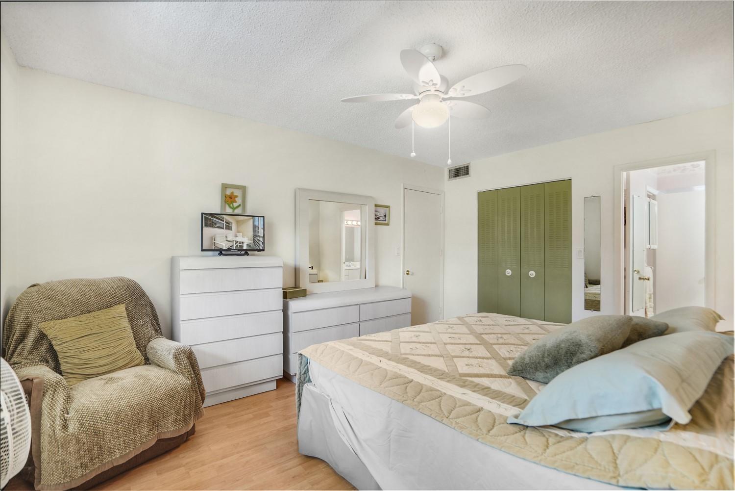 4321 NW 16th St 204