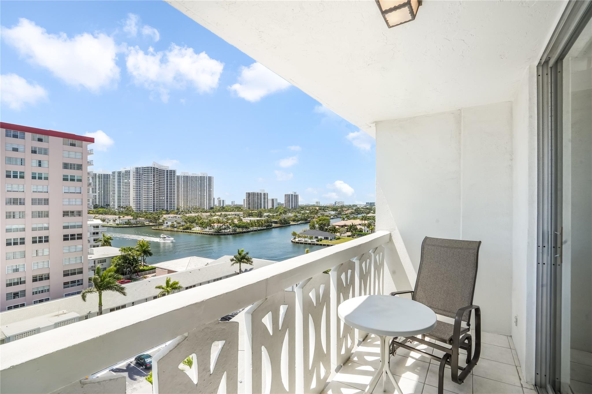 3113 S Ocean Dr 1008