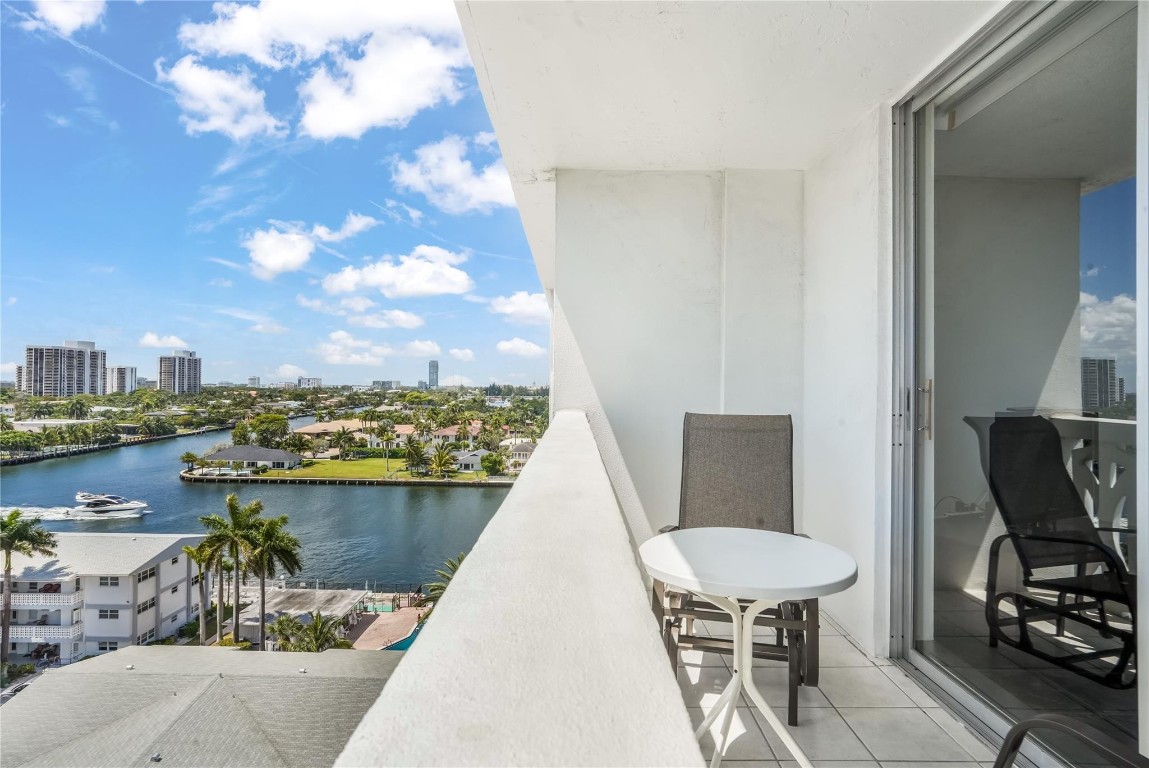 3113 S Ocean Dr 1008