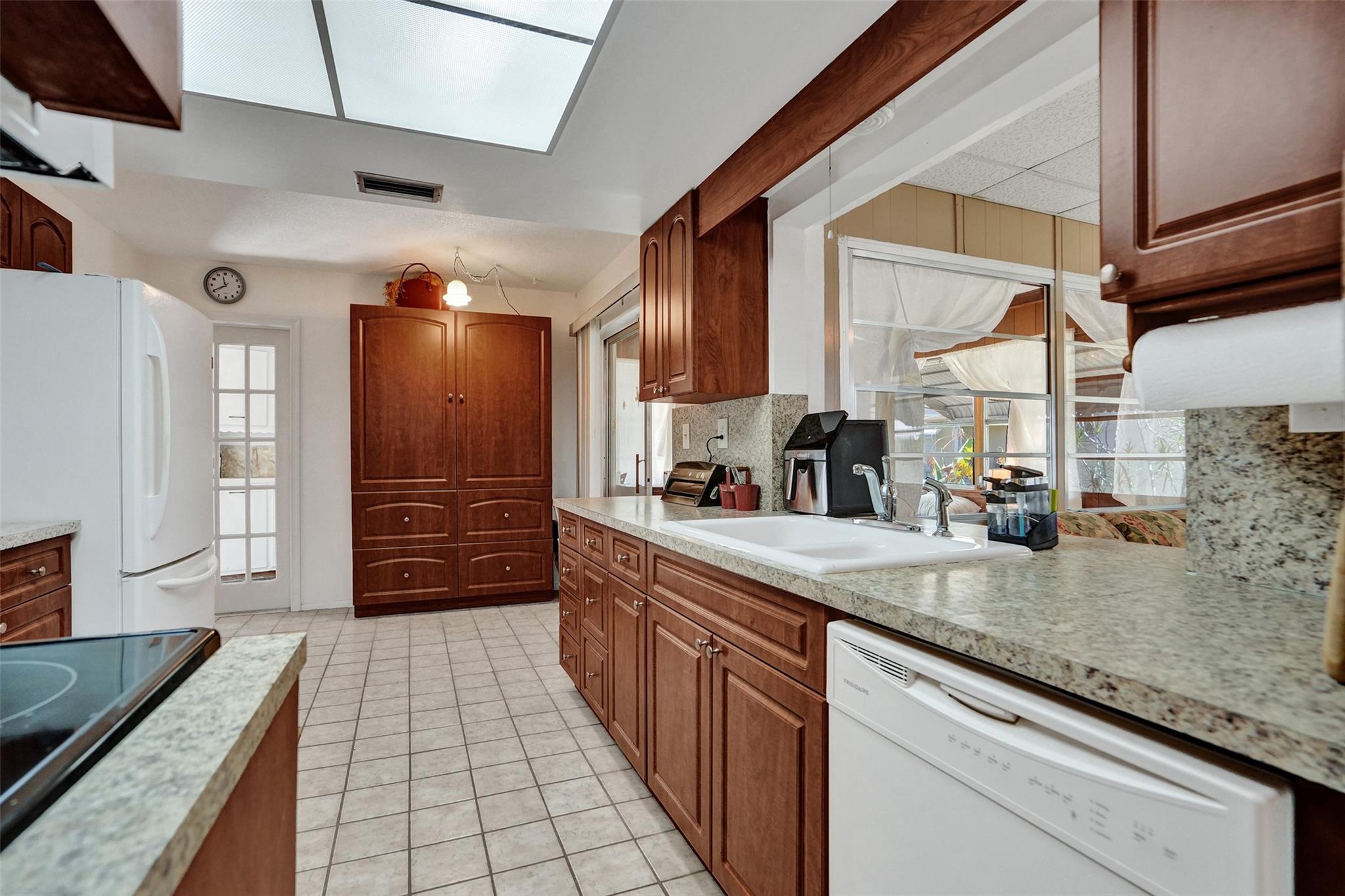 4610 Highland Dr