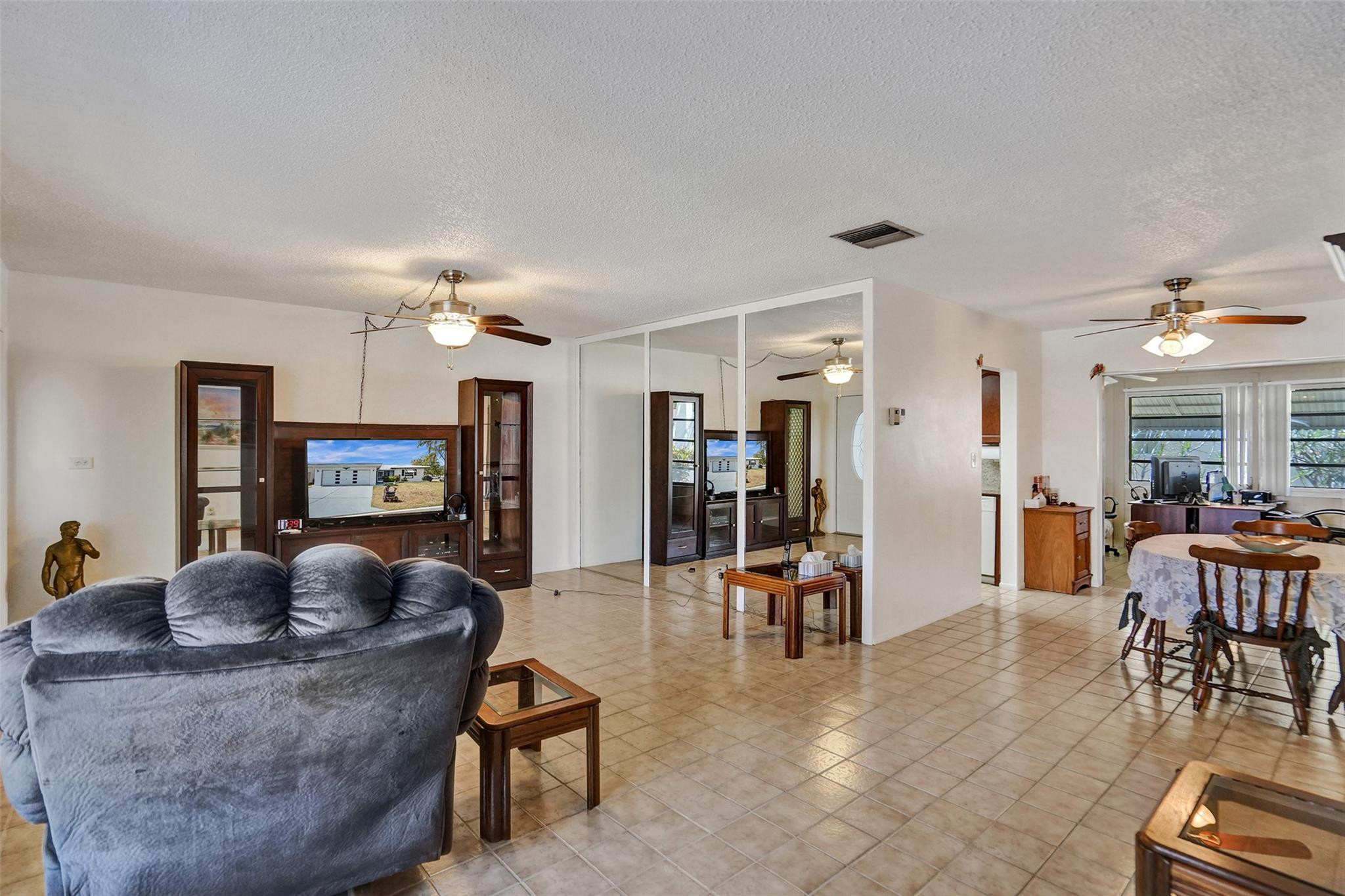 4610 Highland Dr