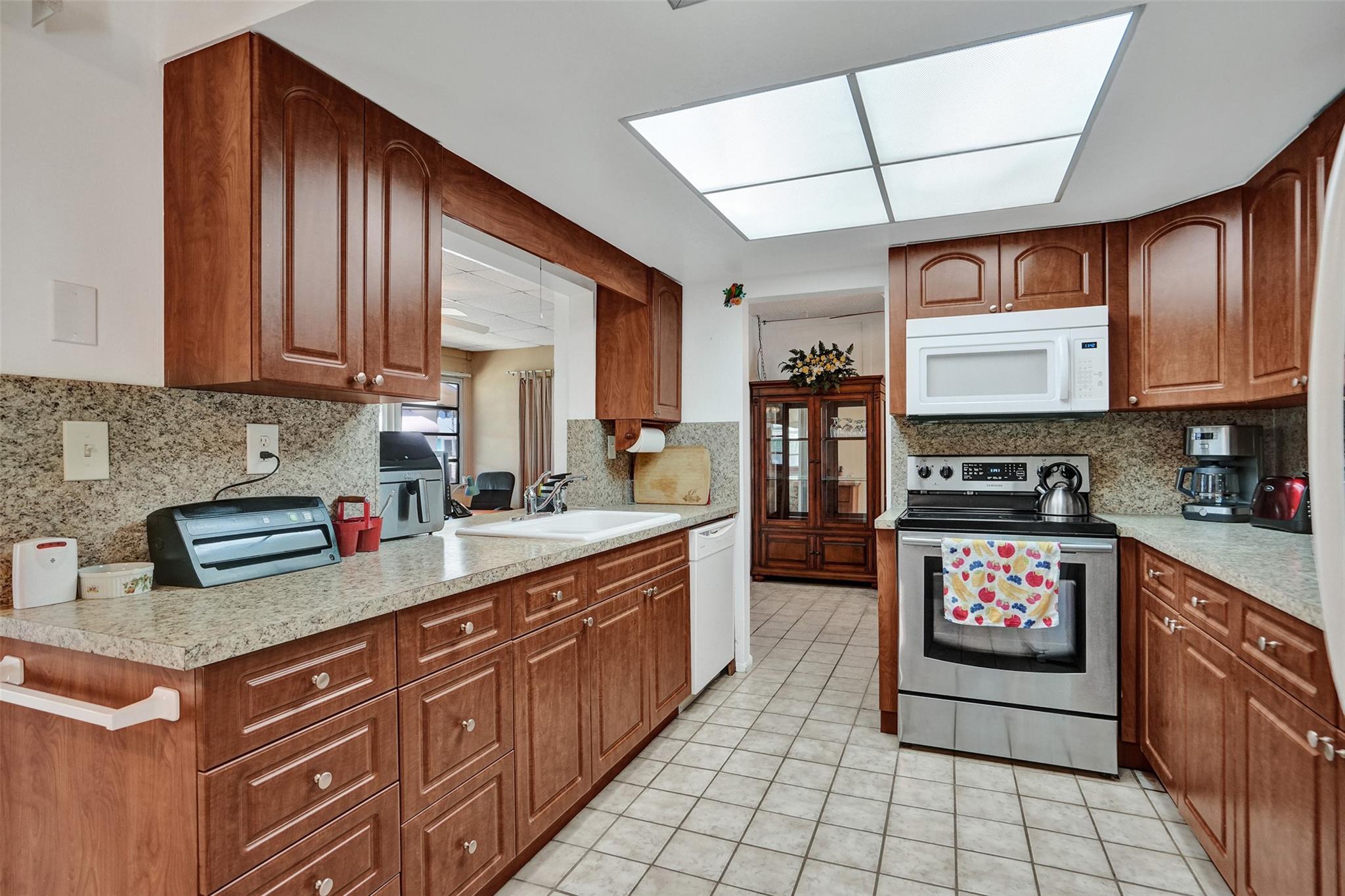 4610 Highland Dr
