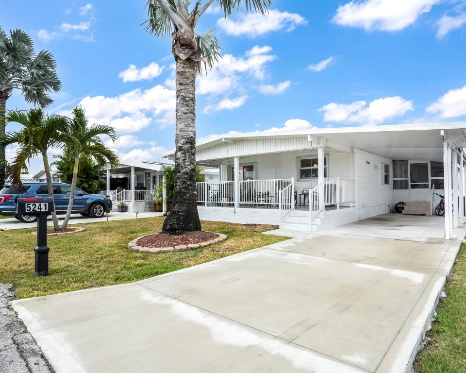 5241 SW 23rd Ave
