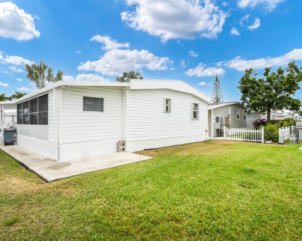 5241 SW 23rd Ave