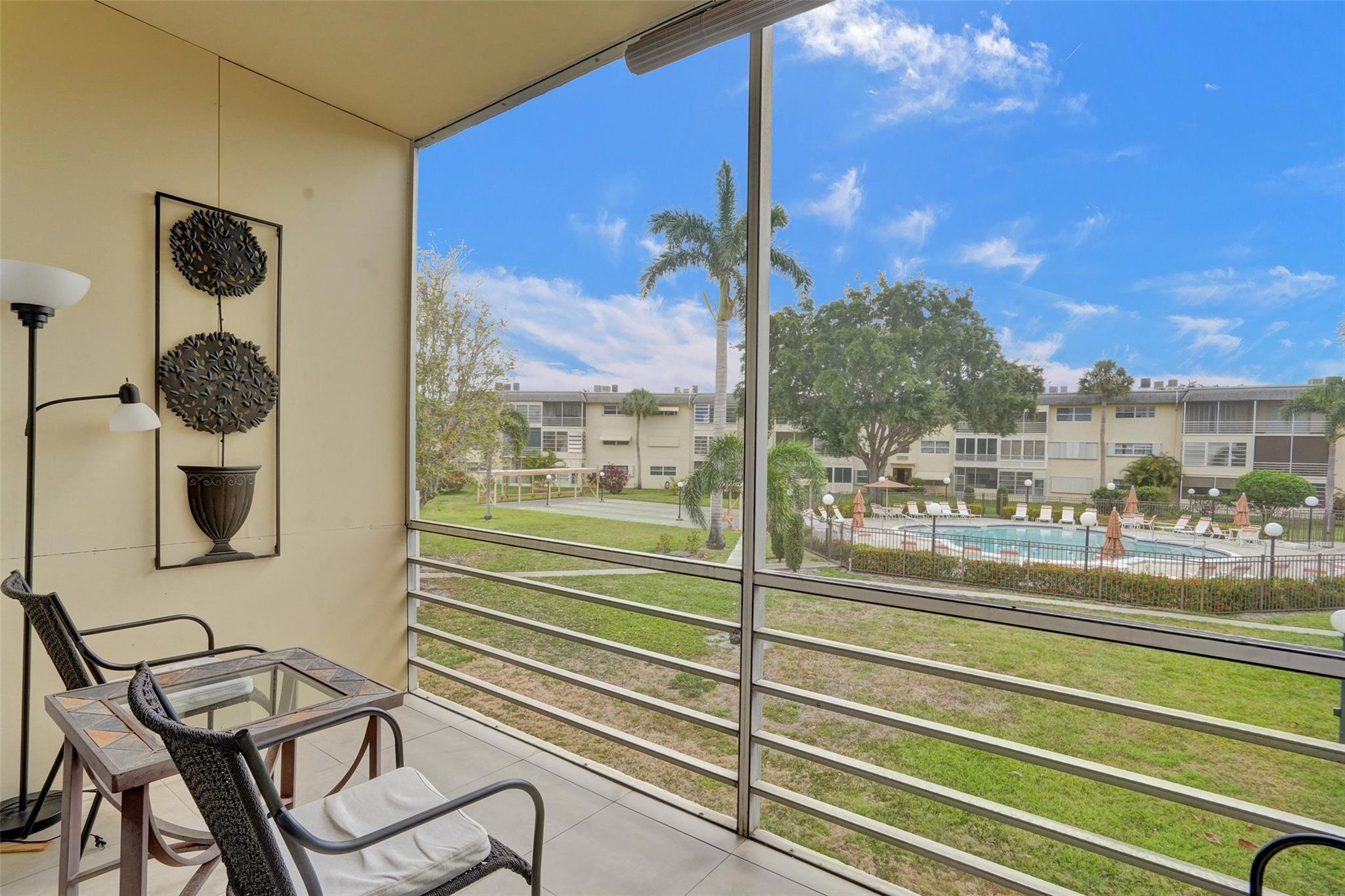 4431 NW 16th St 209