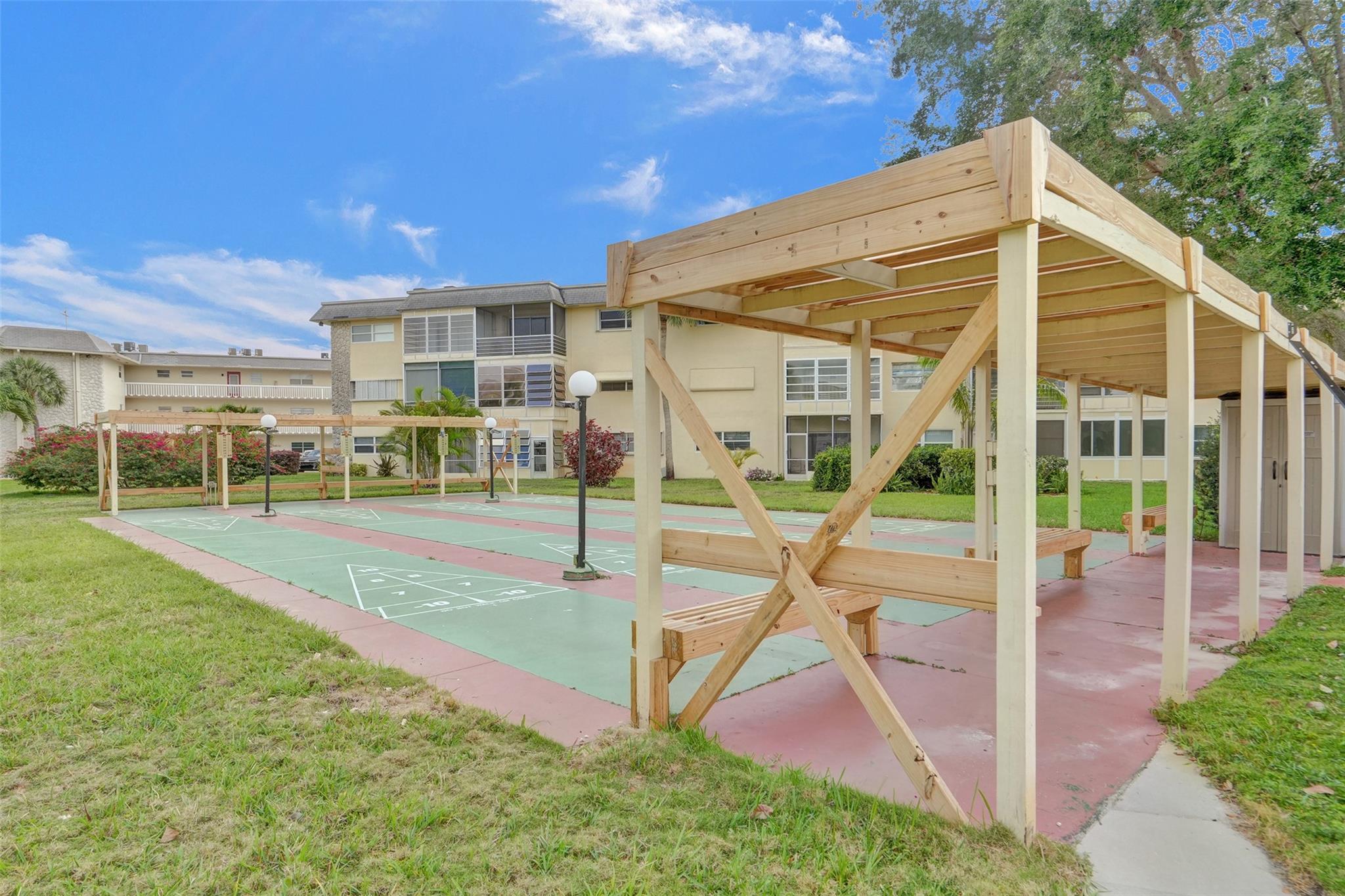 4431 NW 16th St 209