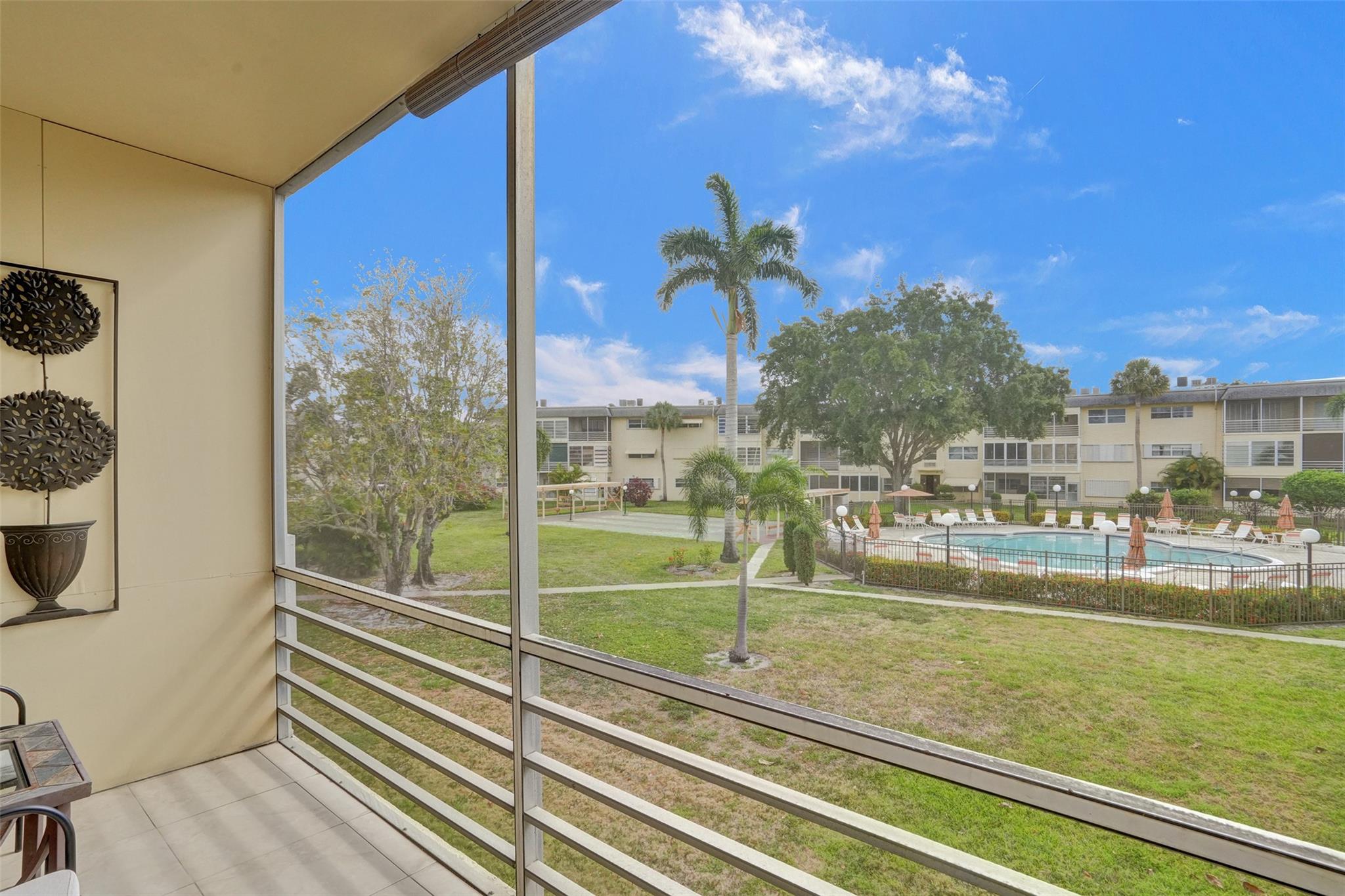 4431 NW 16th St 209