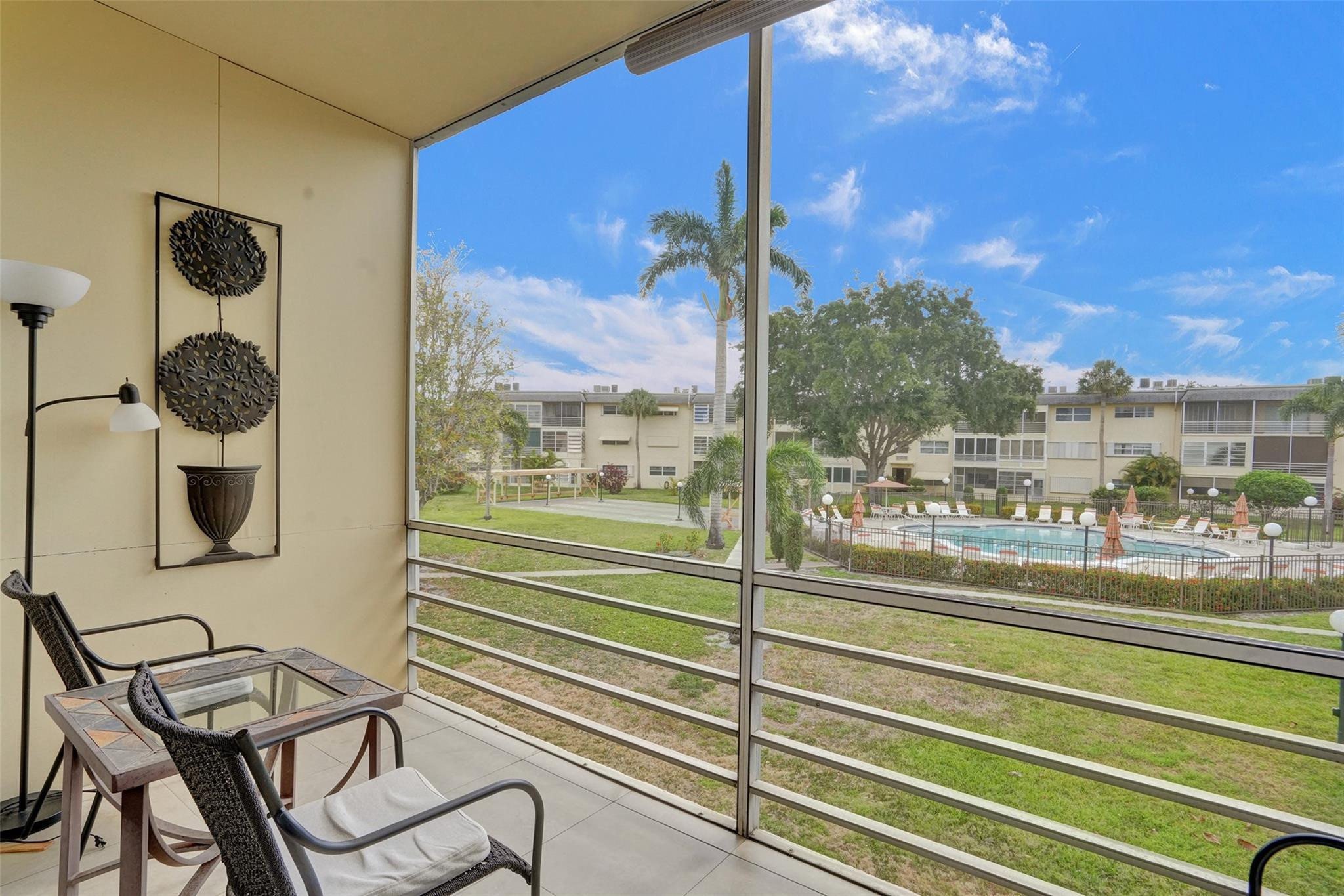 4431 NW 16th St 209