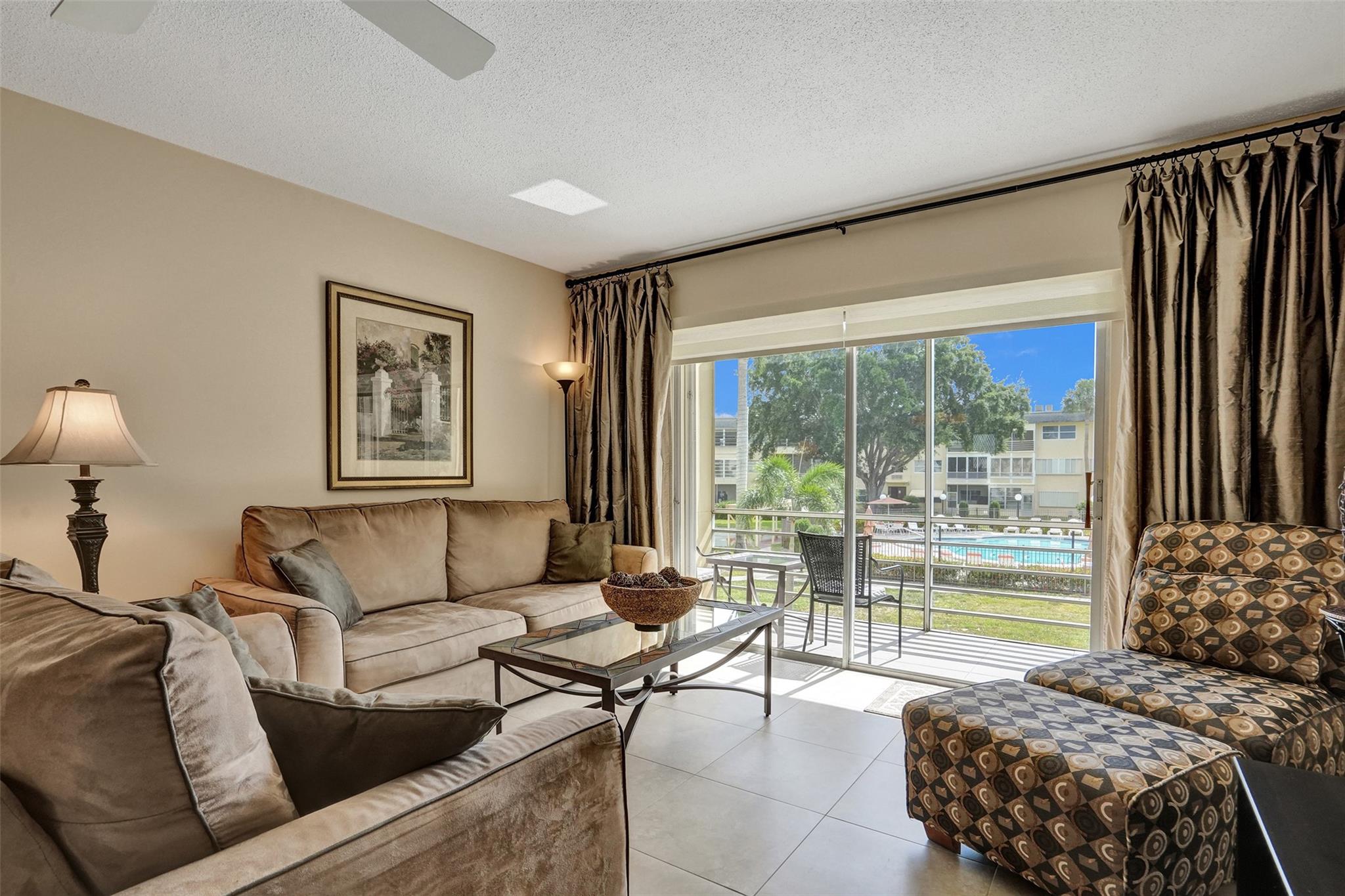 4431 NW 16th St 209