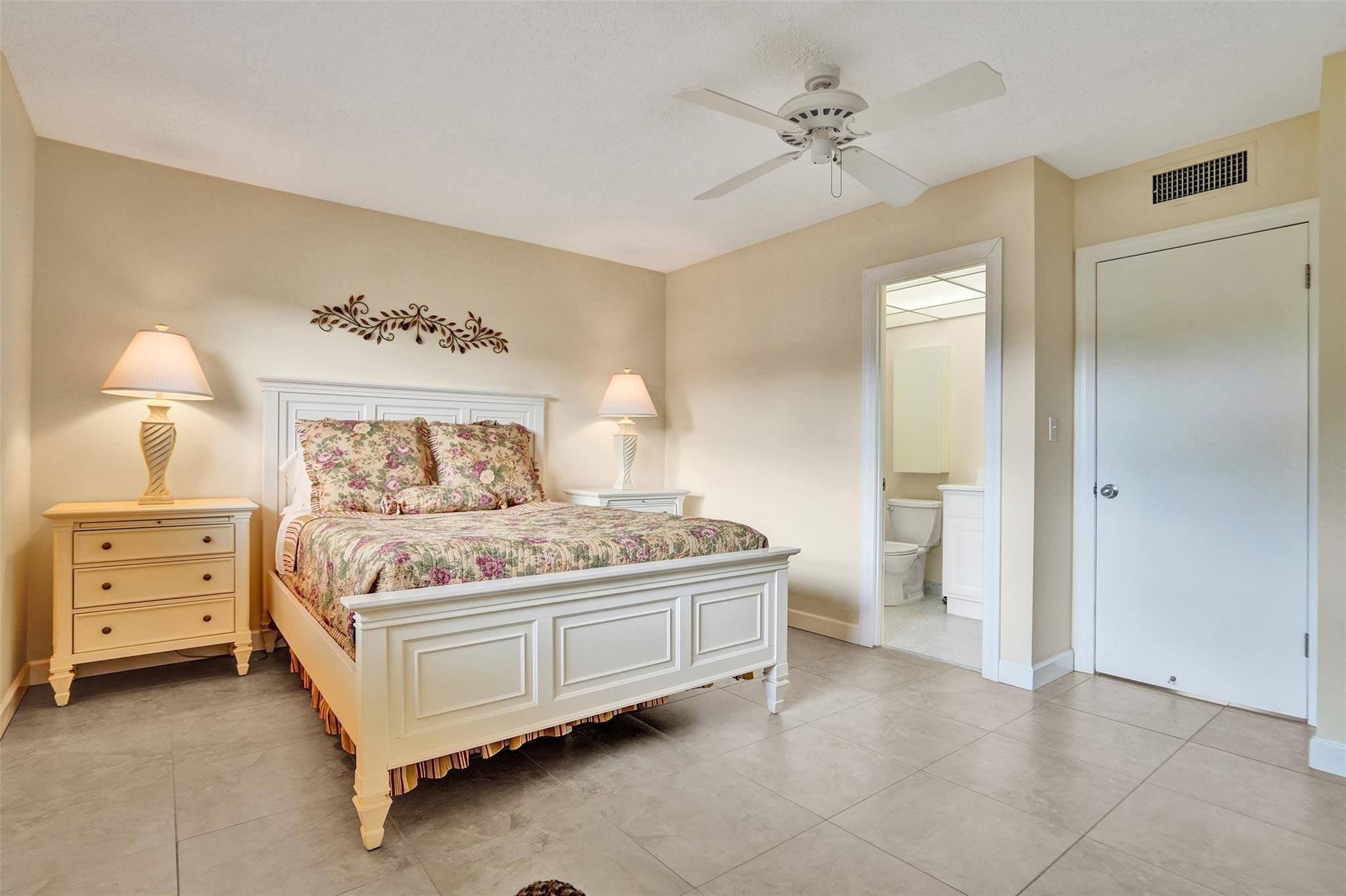 4431 NW 16th St 209