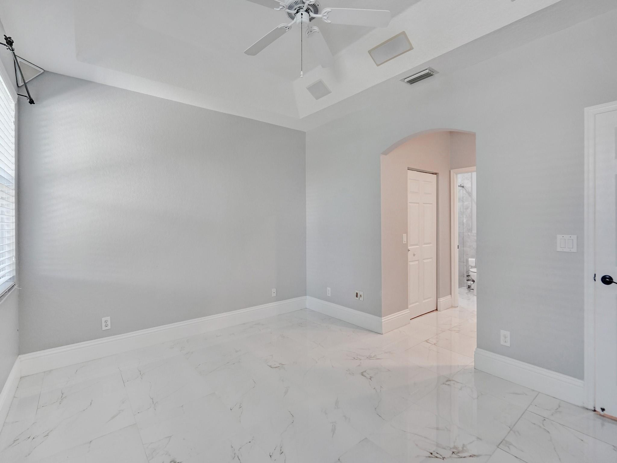 6424 Egret Ave