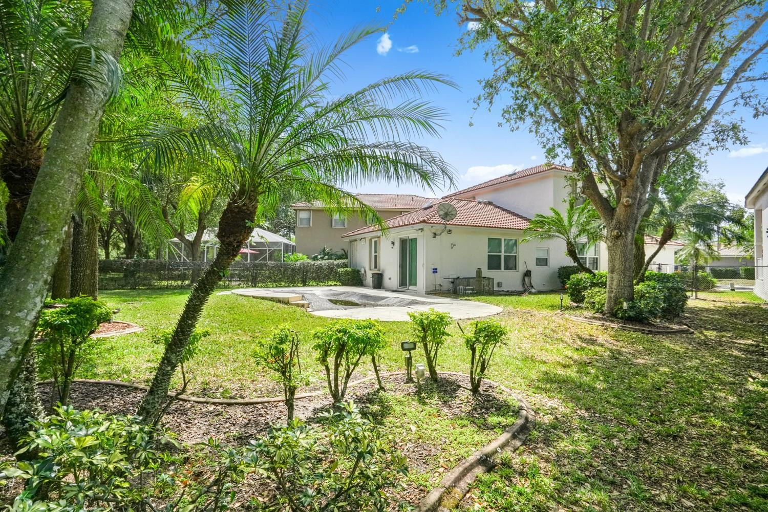6424 Egret Ave