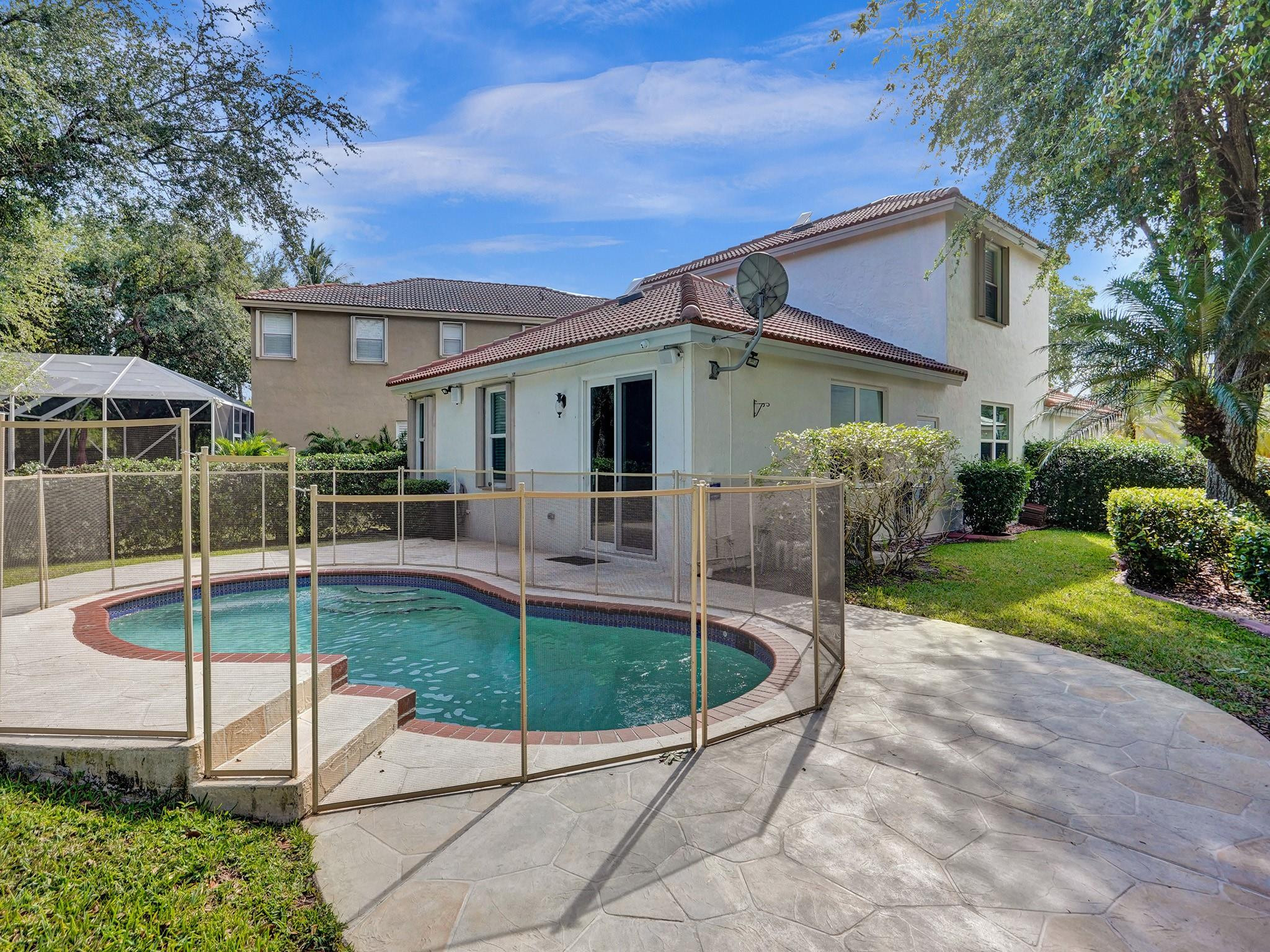 6424 Egret Ave