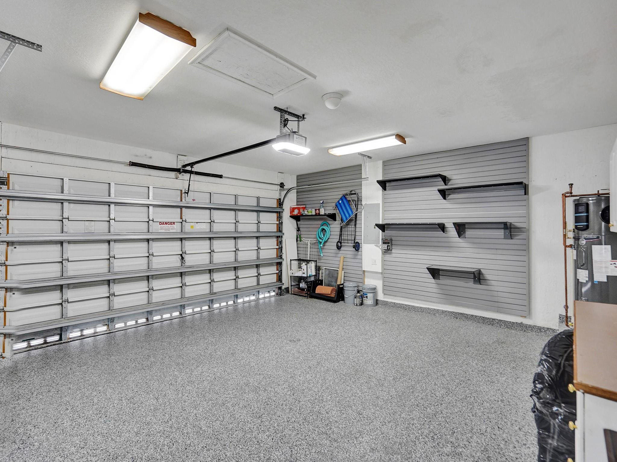 6424 Egret Ave