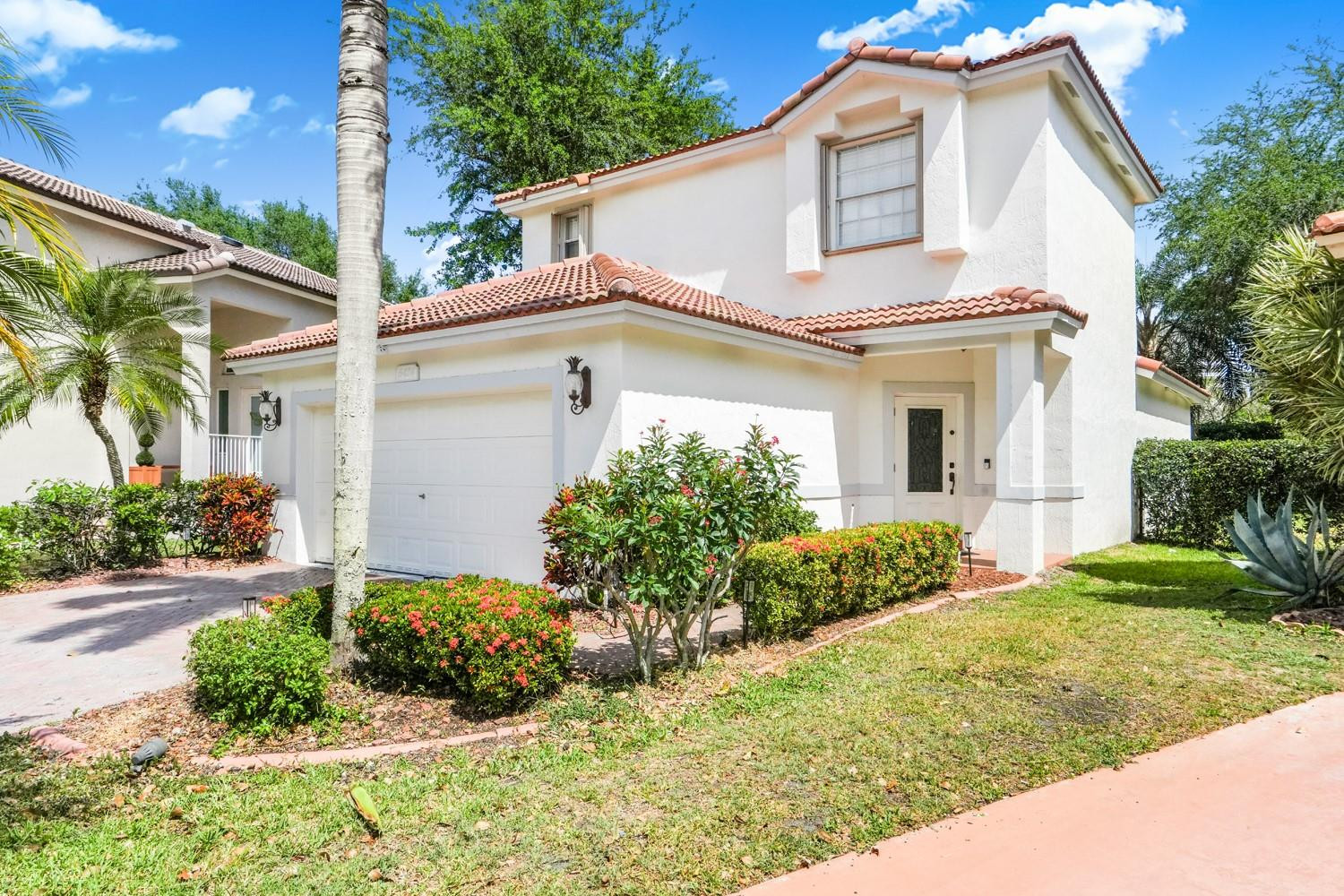 6424 Egret Ave