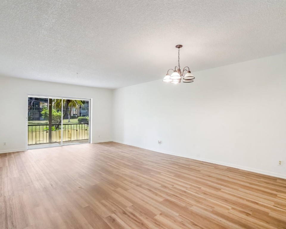 6201 N Falls Cir Dr 109