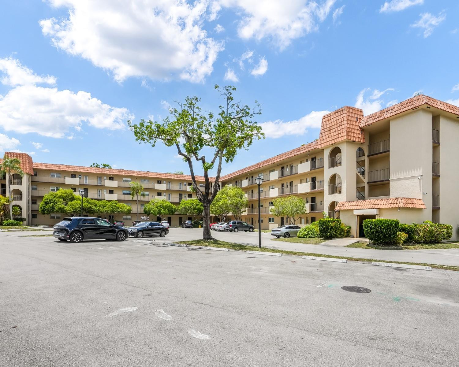 6201 N Falls Cir Dr 109