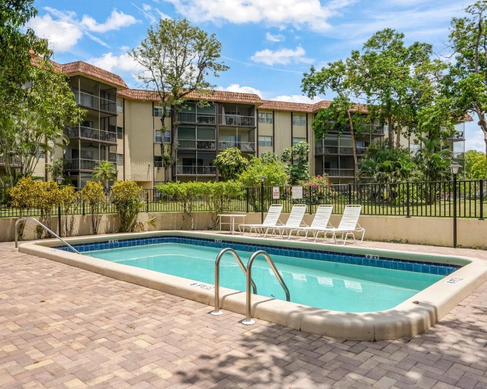 6201 N Falls Cir Dr 109