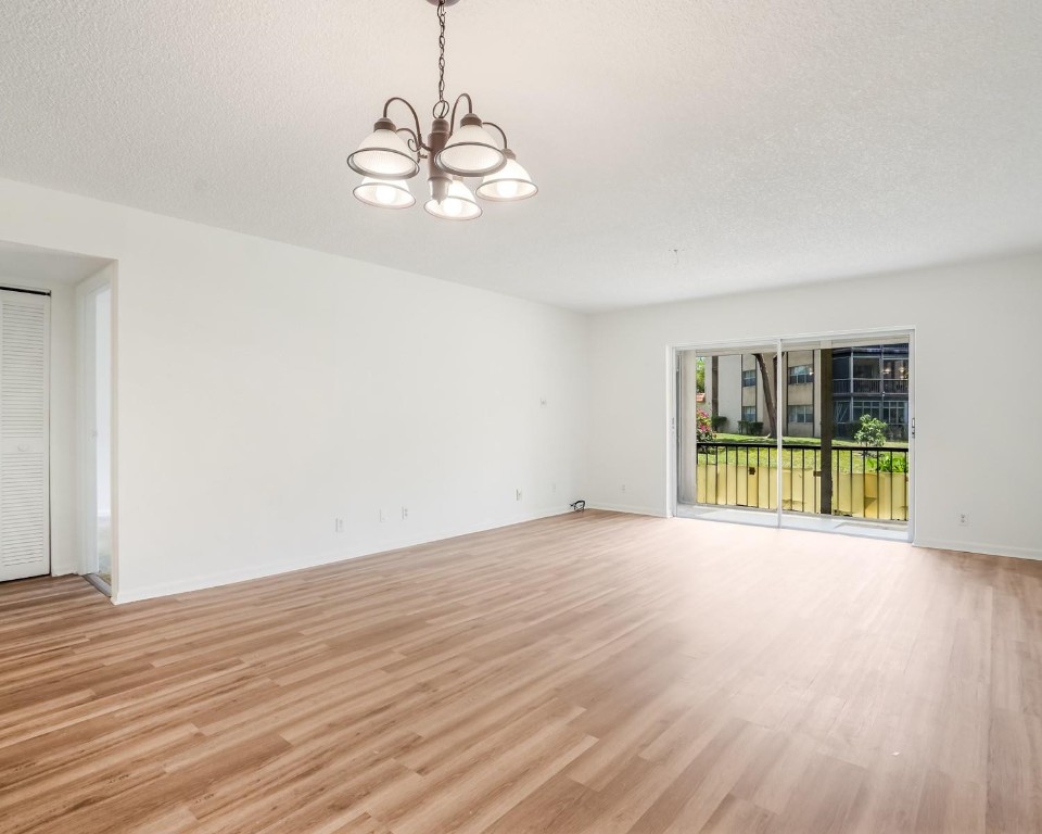 6201 N Falls Cir Dr 109