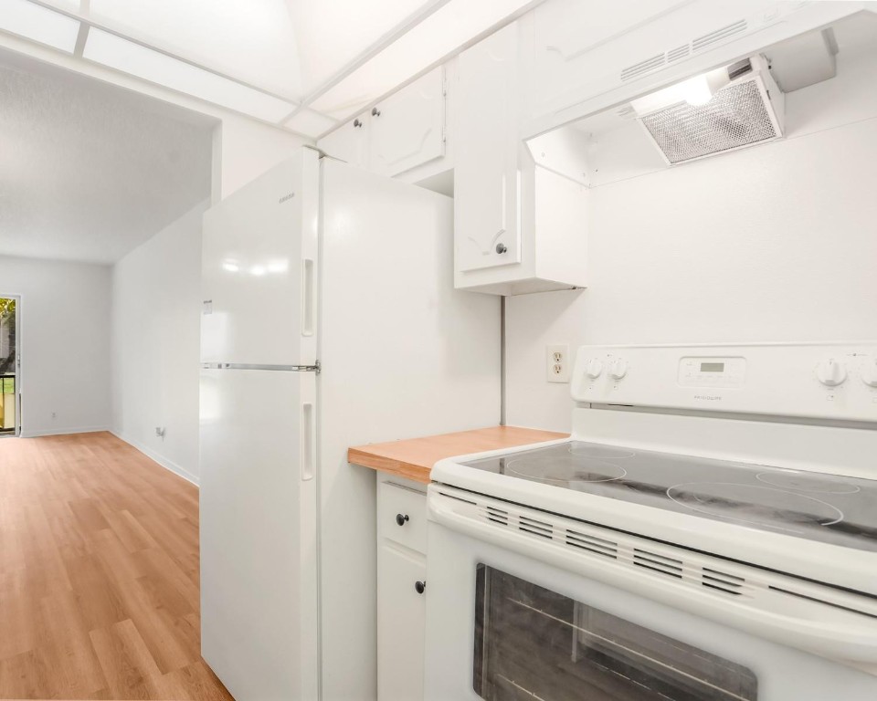 6201 N Falls Cir Dr 109