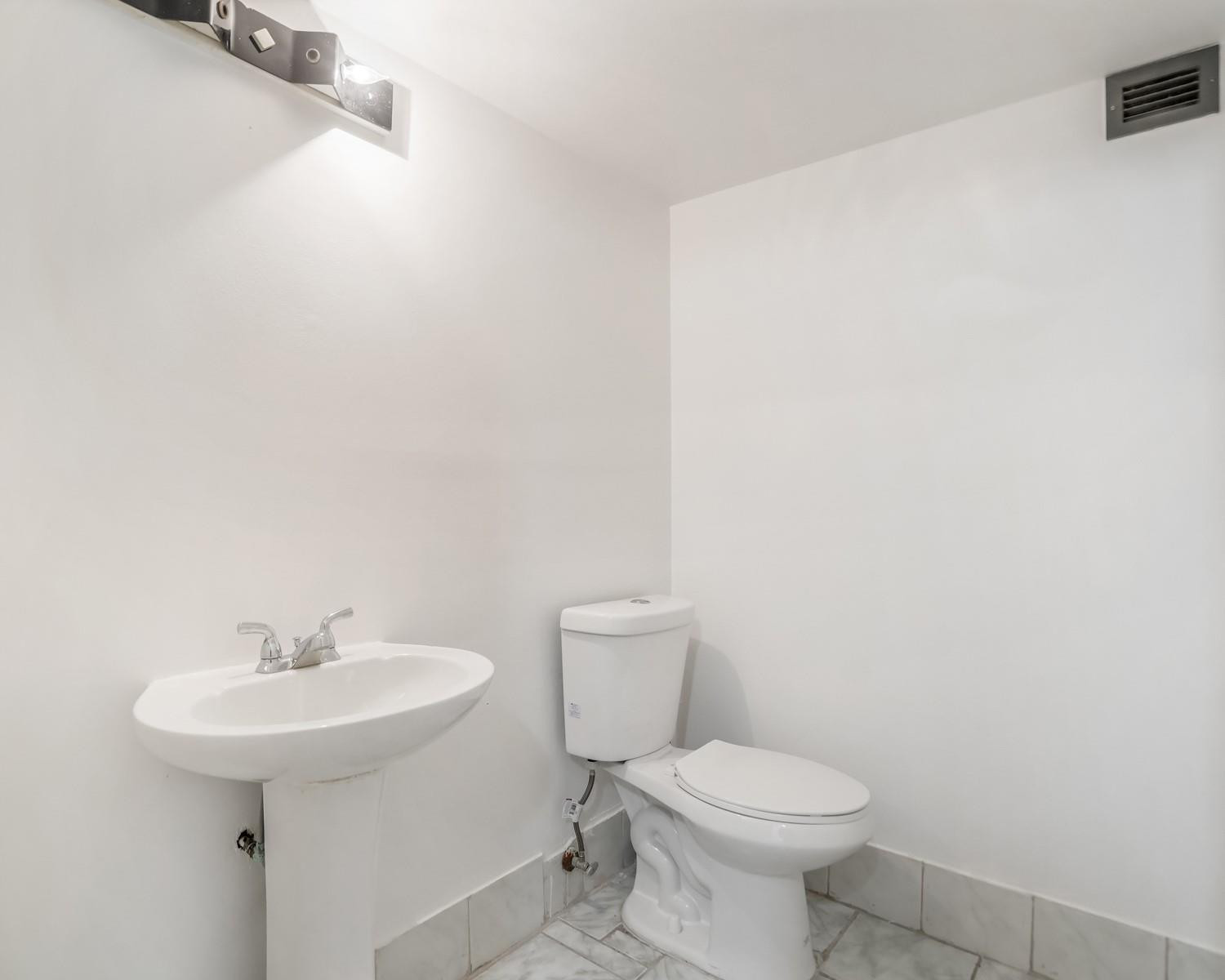 6201 N Falls Cir Dr 109