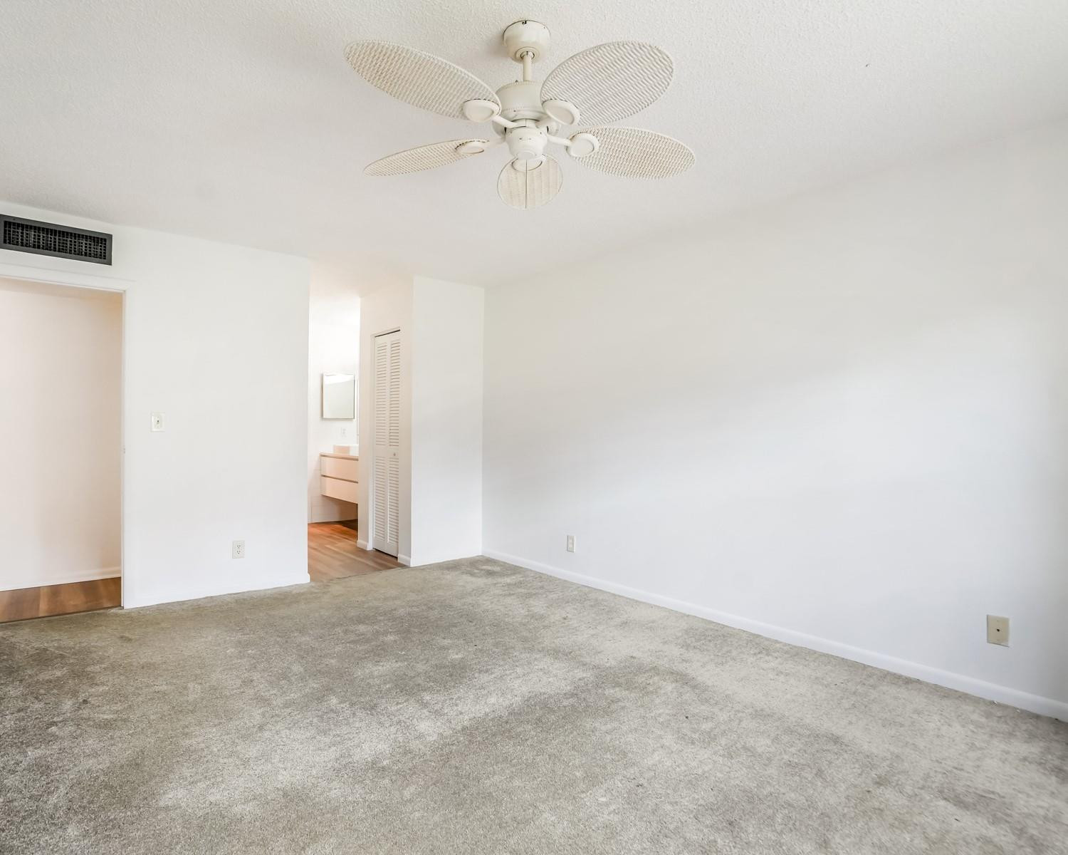 6201 N Falls Cir Dr 109