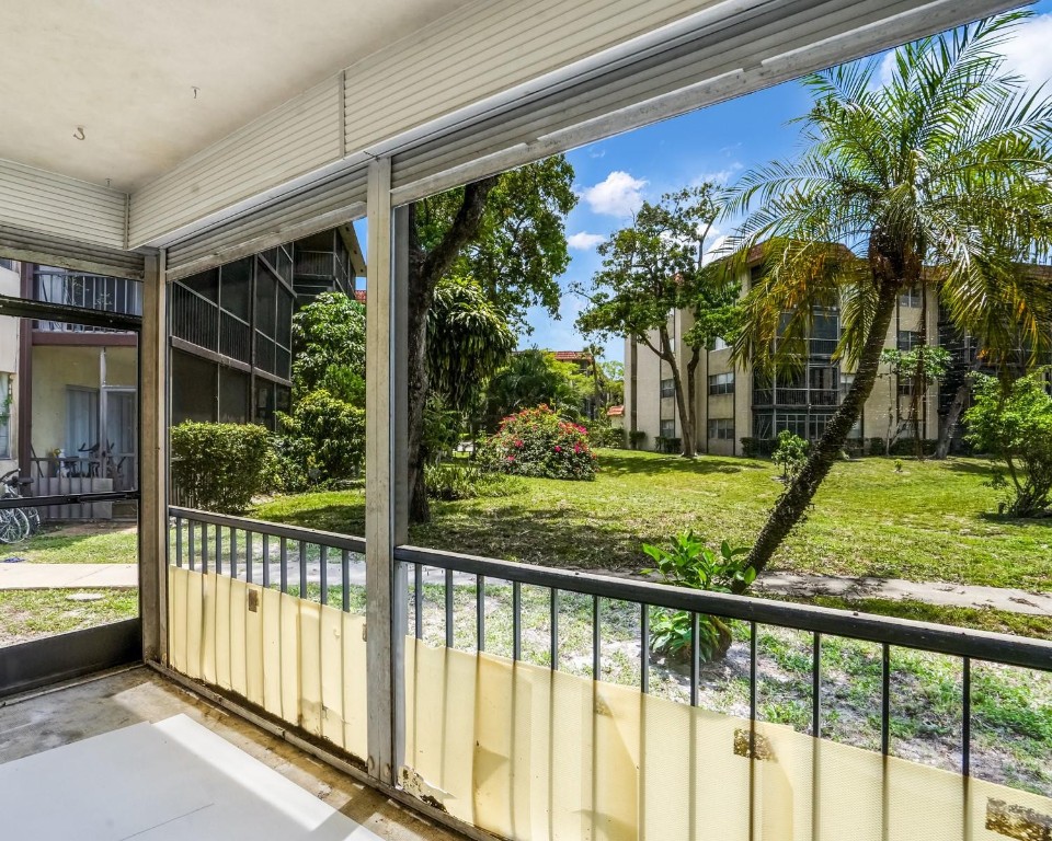 6201 N Falls Cir Dr 109