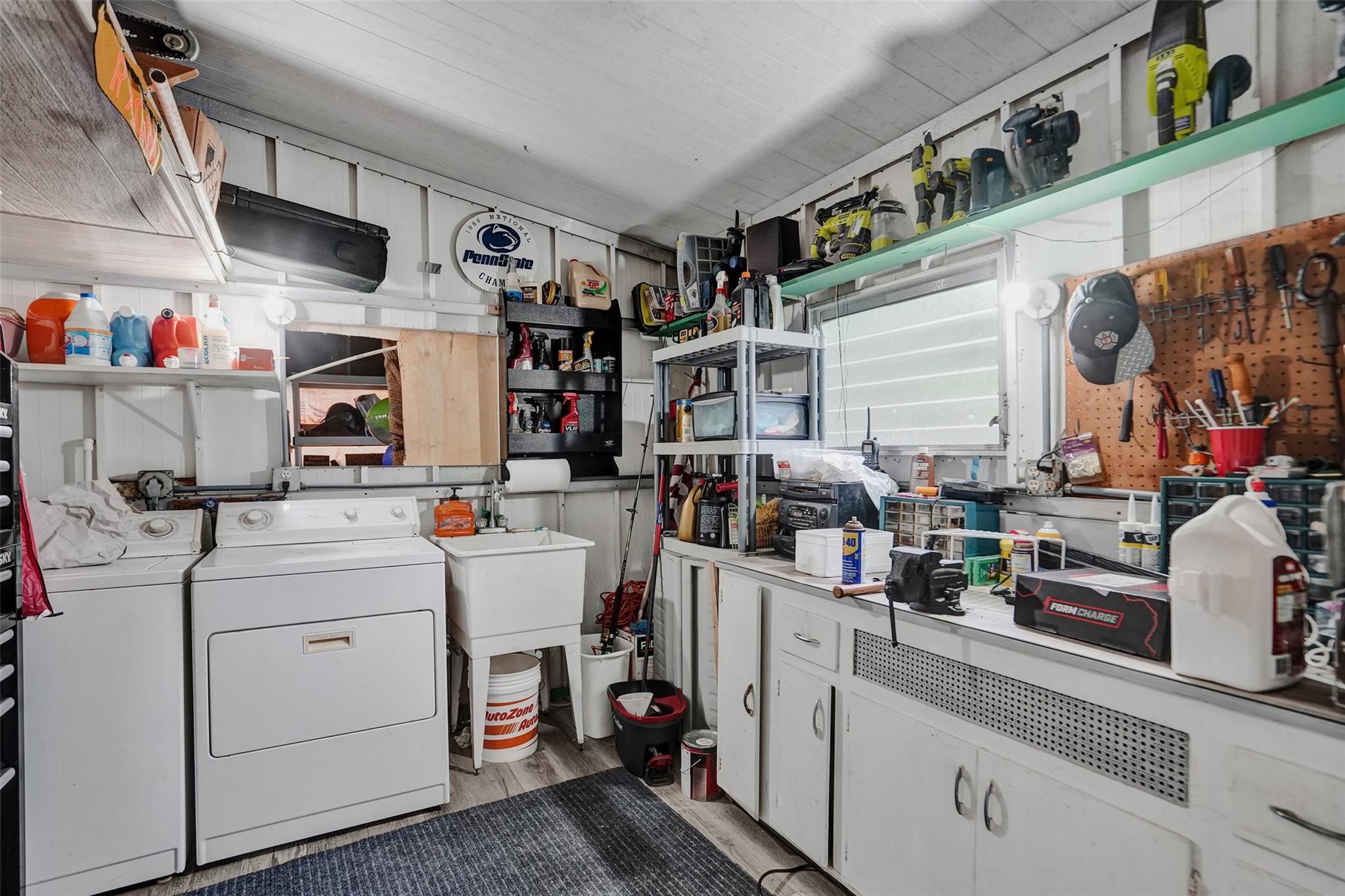 1911 SW 83rd Ave