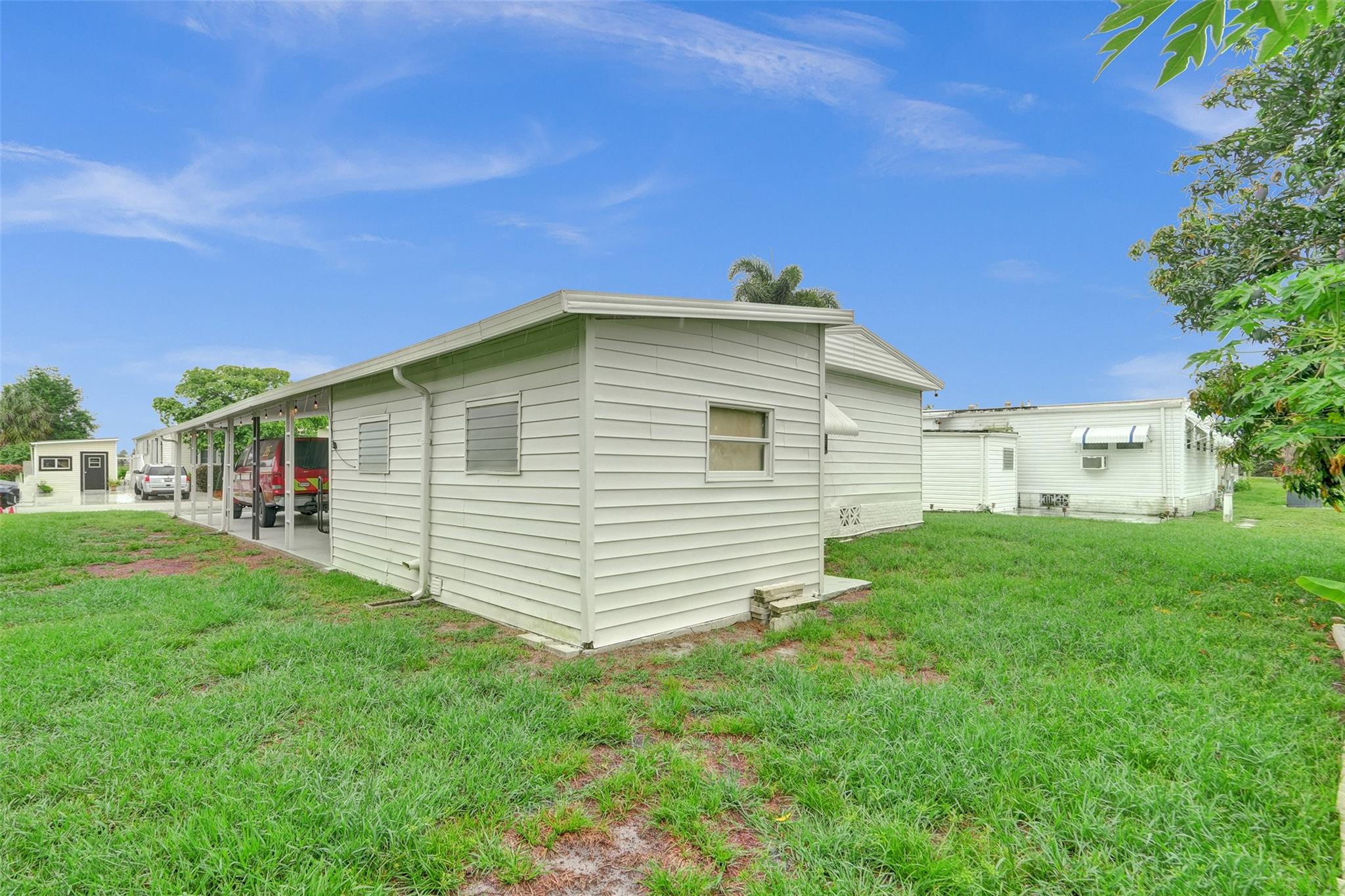 1911 SW 83rd Ave