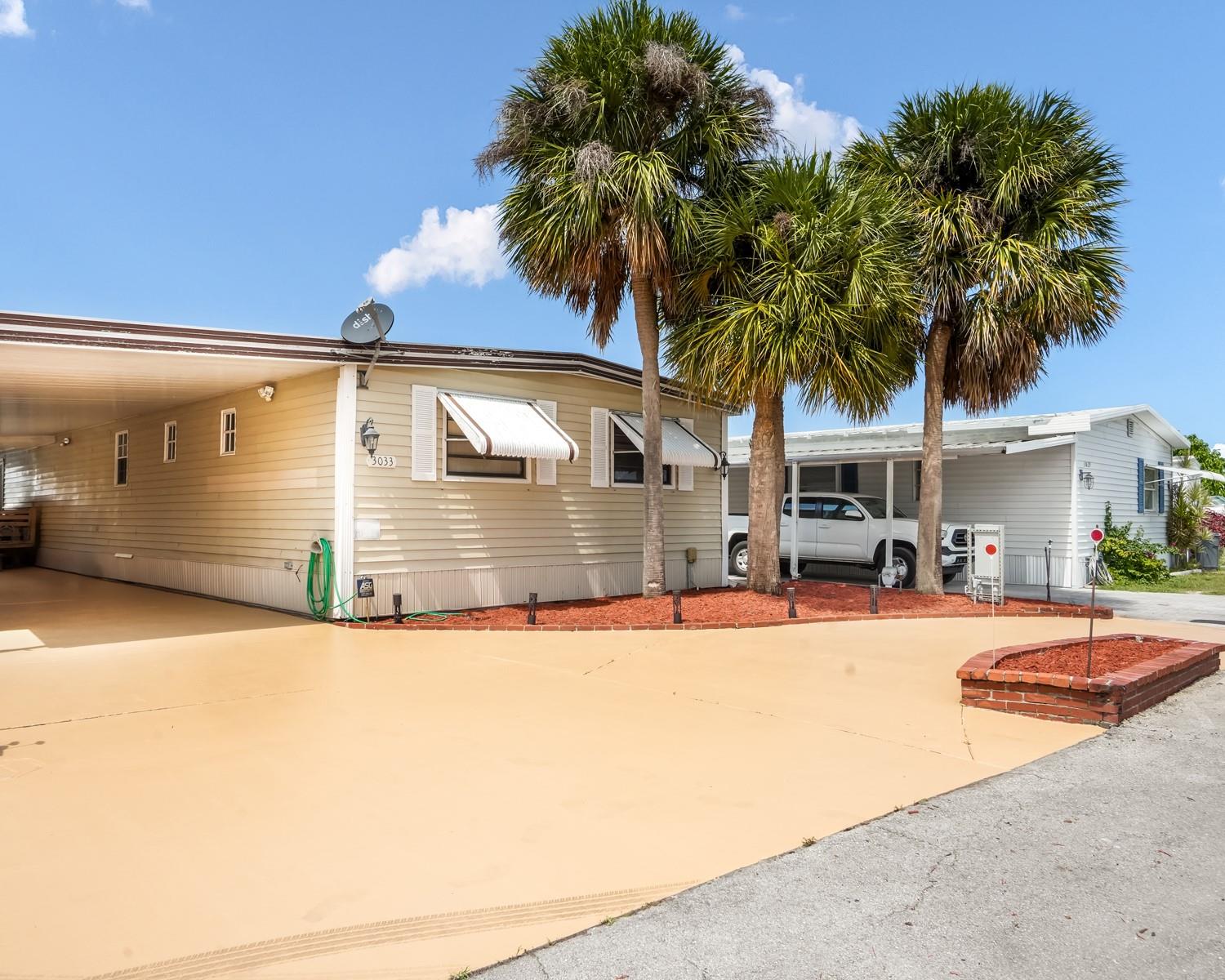 3033 Lakeshore Dr