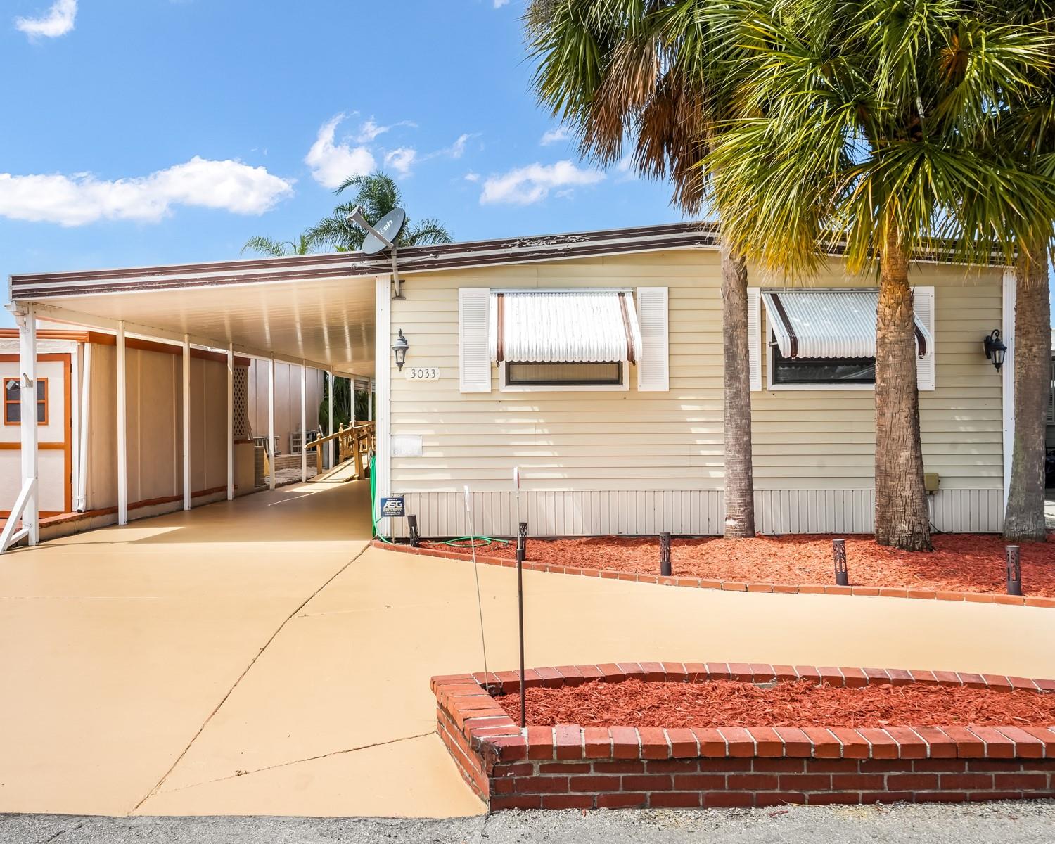 3033 Lakeshore Dr