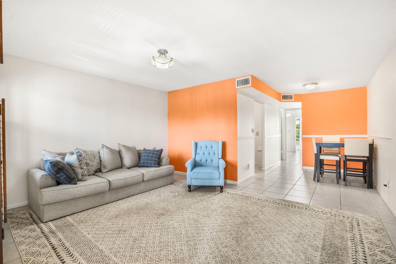 9081 Sunrise Lakes Blvd 214