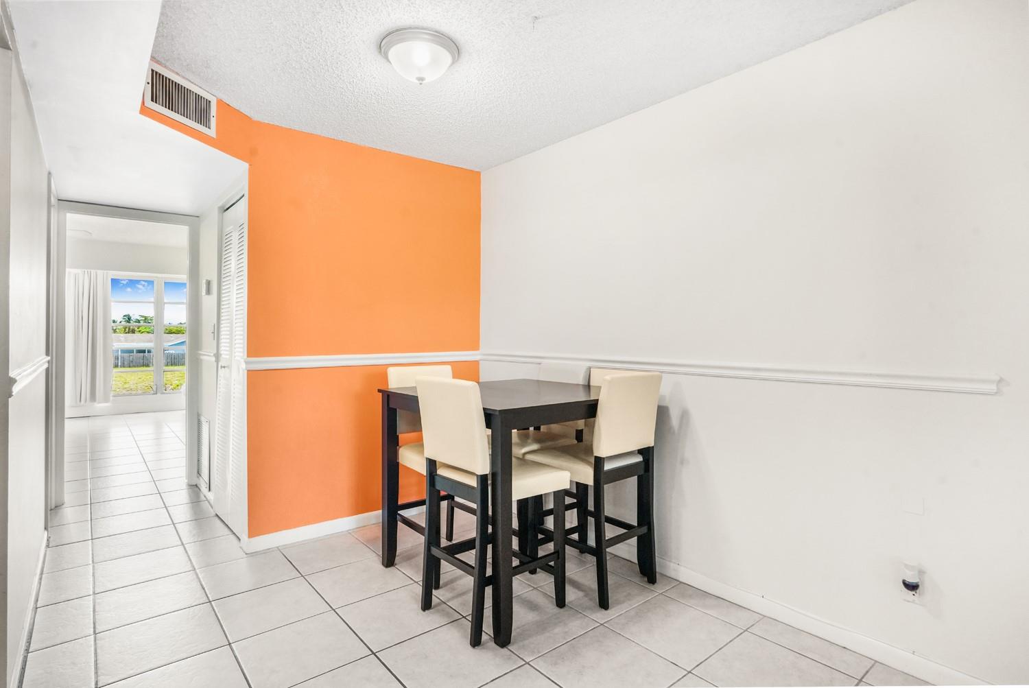 9081 Sunrise Lakes Blvd 214