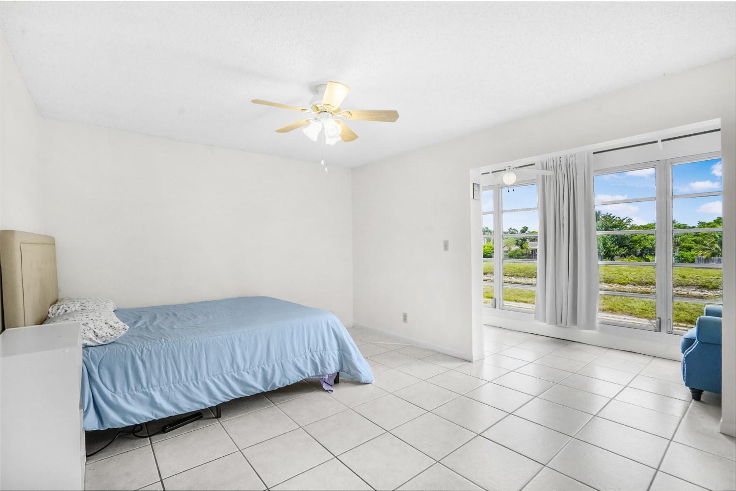 9081 Sunrise Lakes Blvd 214