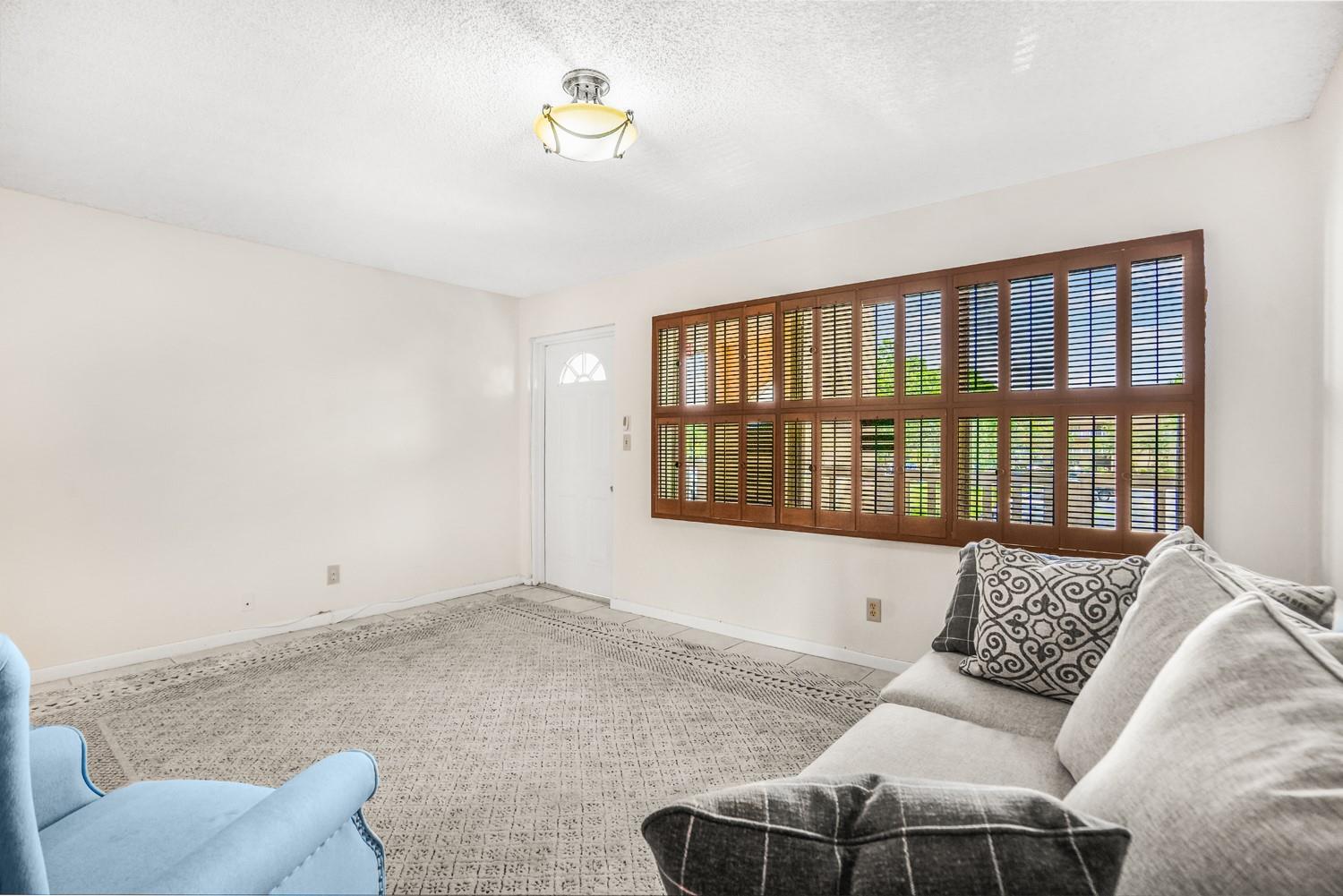 9081 Sunrise Lakes Blvd 214