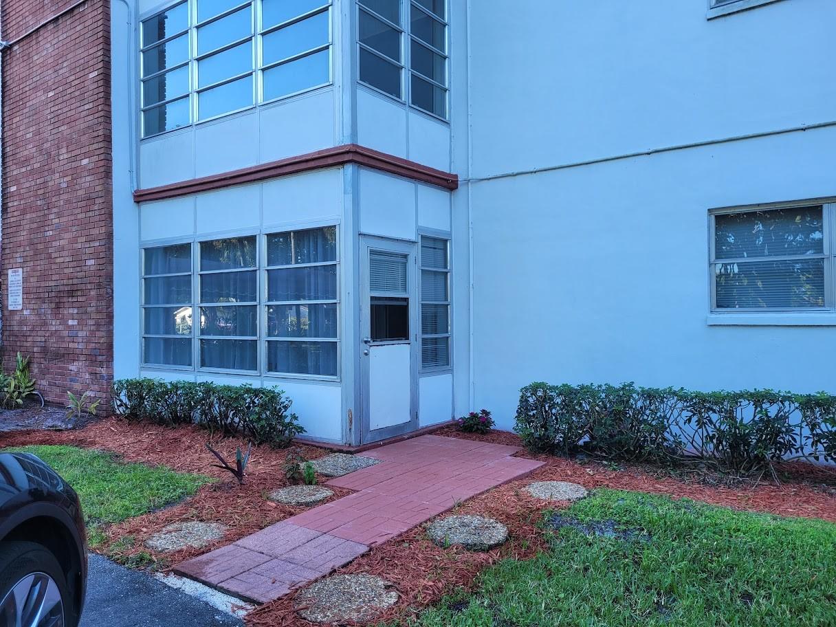 4750 NW 22nd Ct 115