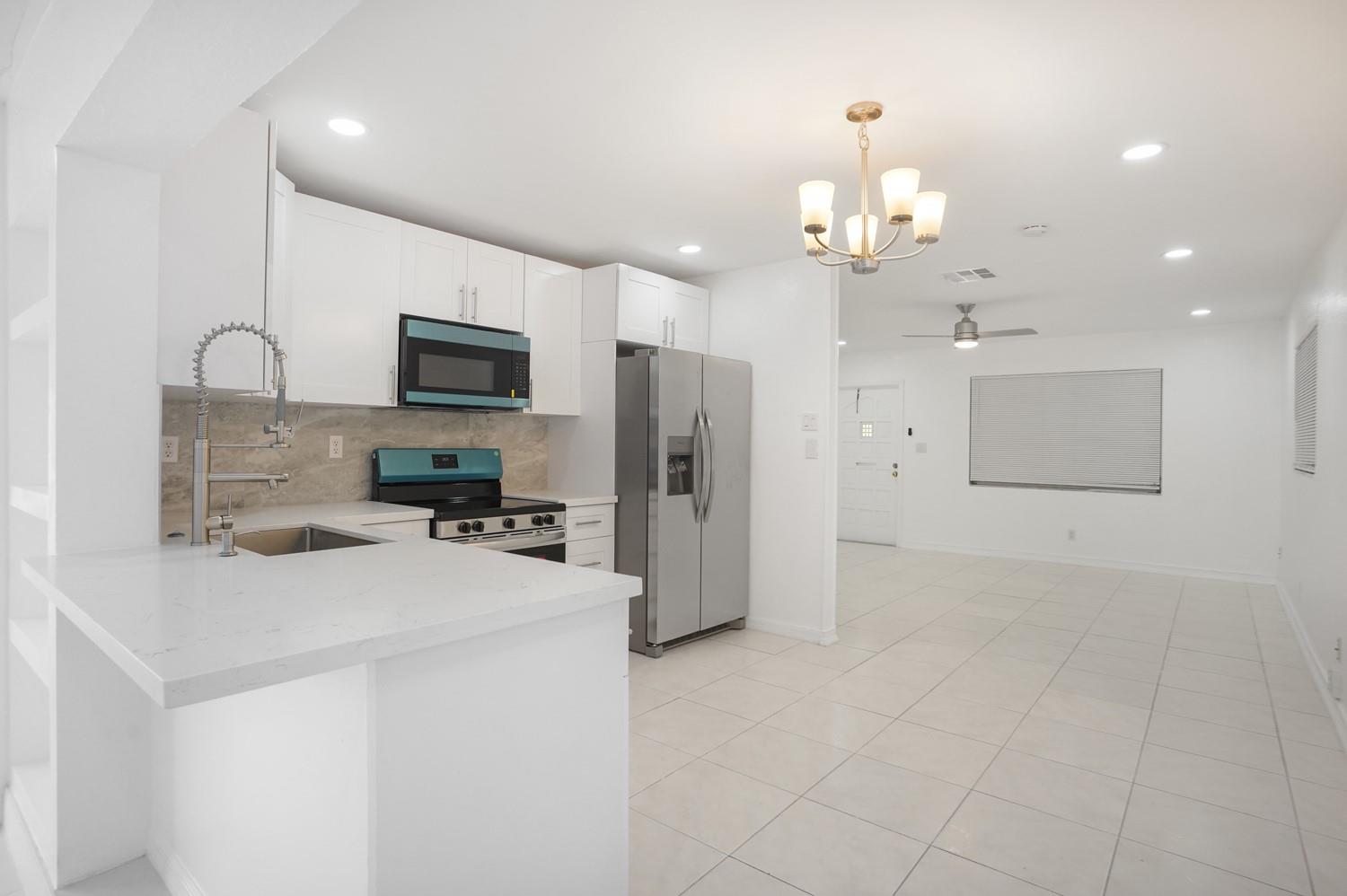 7505 NW 58th St